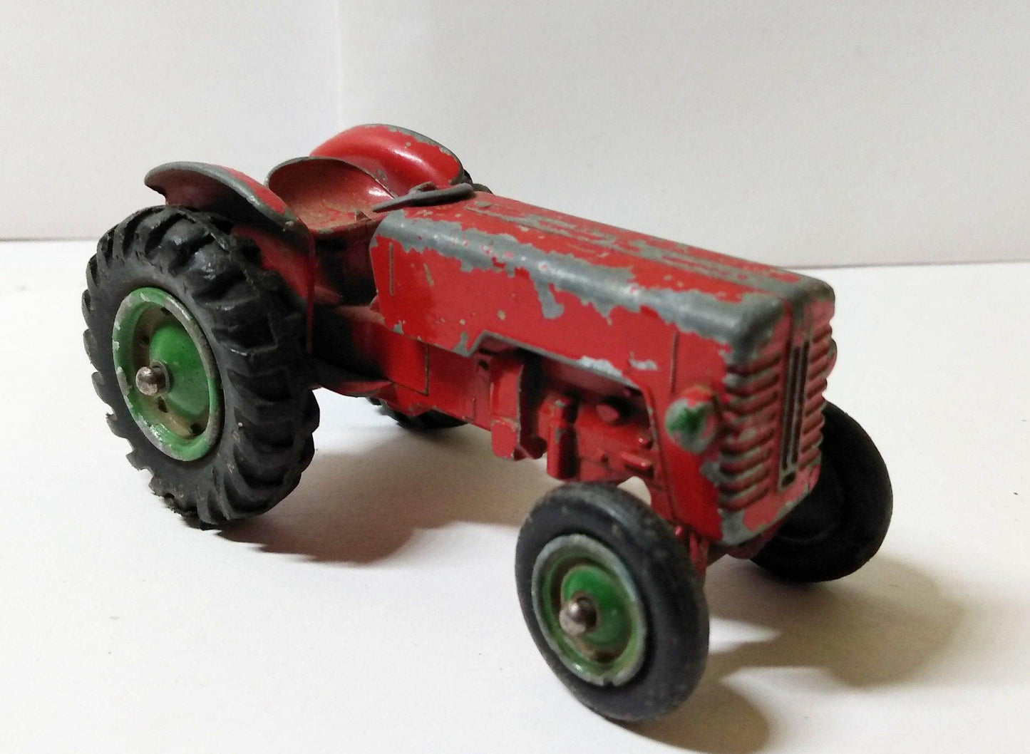 Lesney Matchbox King Size K4 McCormick International Tractor 1960 - TulipStuff