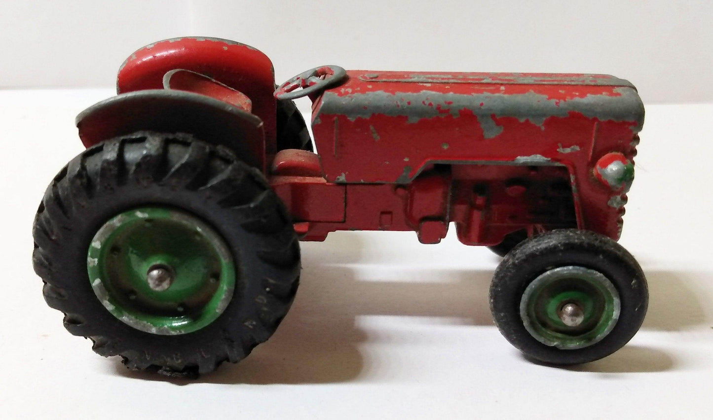 Lesney Matchbox King Size K4 McCormick International Tractor 1960 - TulipStuff