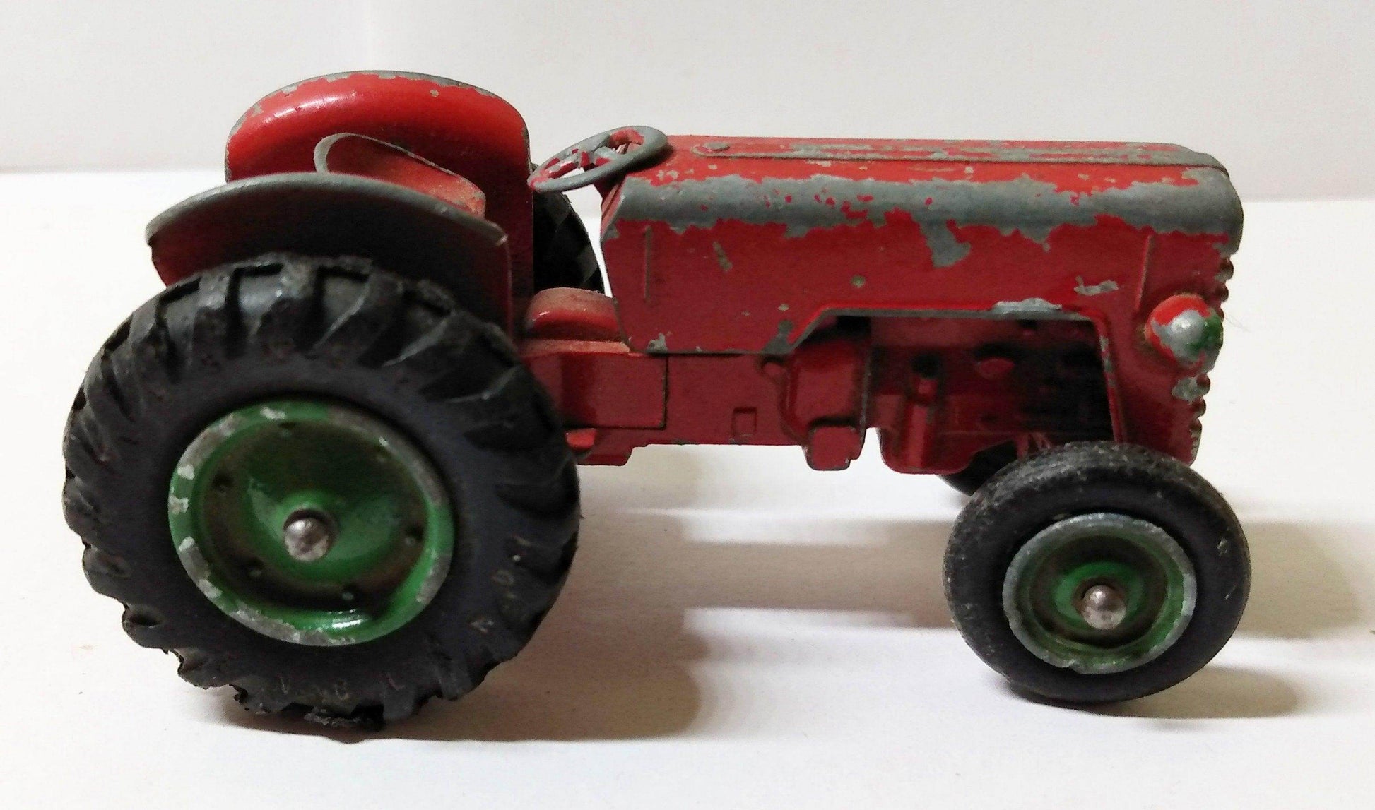 Lesney Matchbox King Size K4 McCormick International Tractor 1960 - TulipStuff