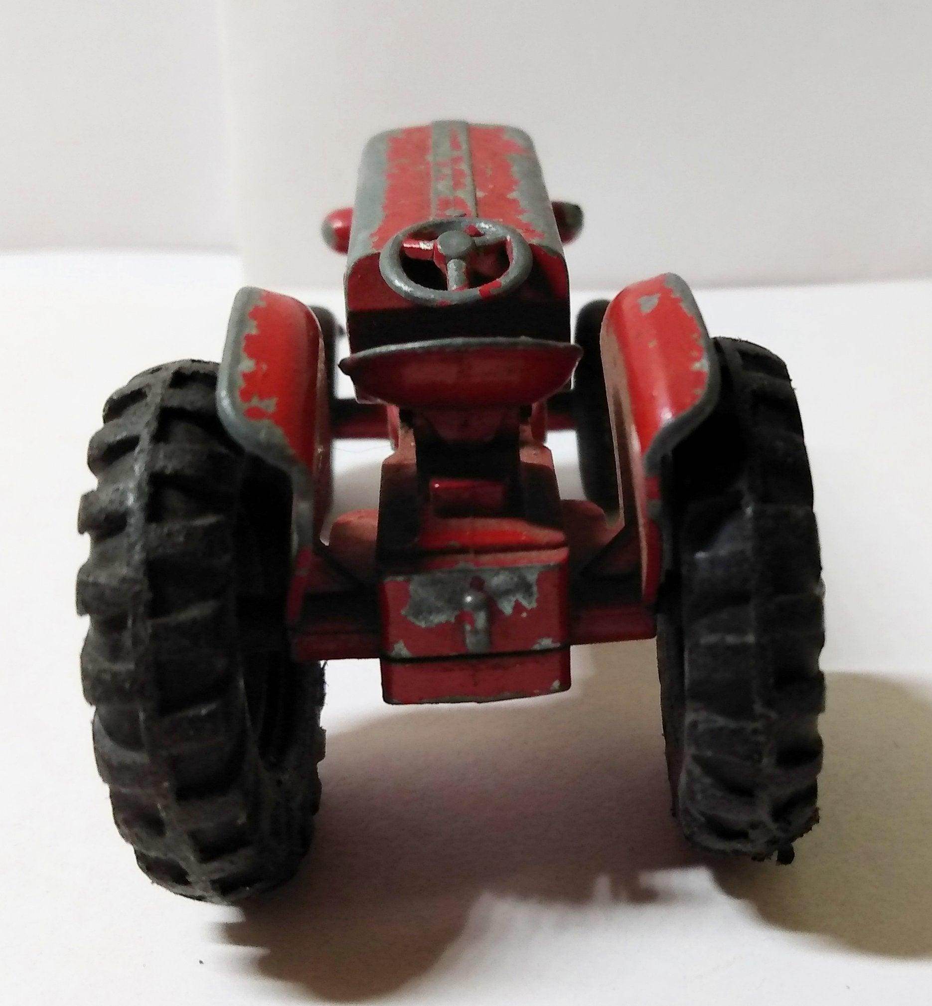 Lesney Matchbox King Size K4 McCormick International Tractor 1960 - TulipStuff