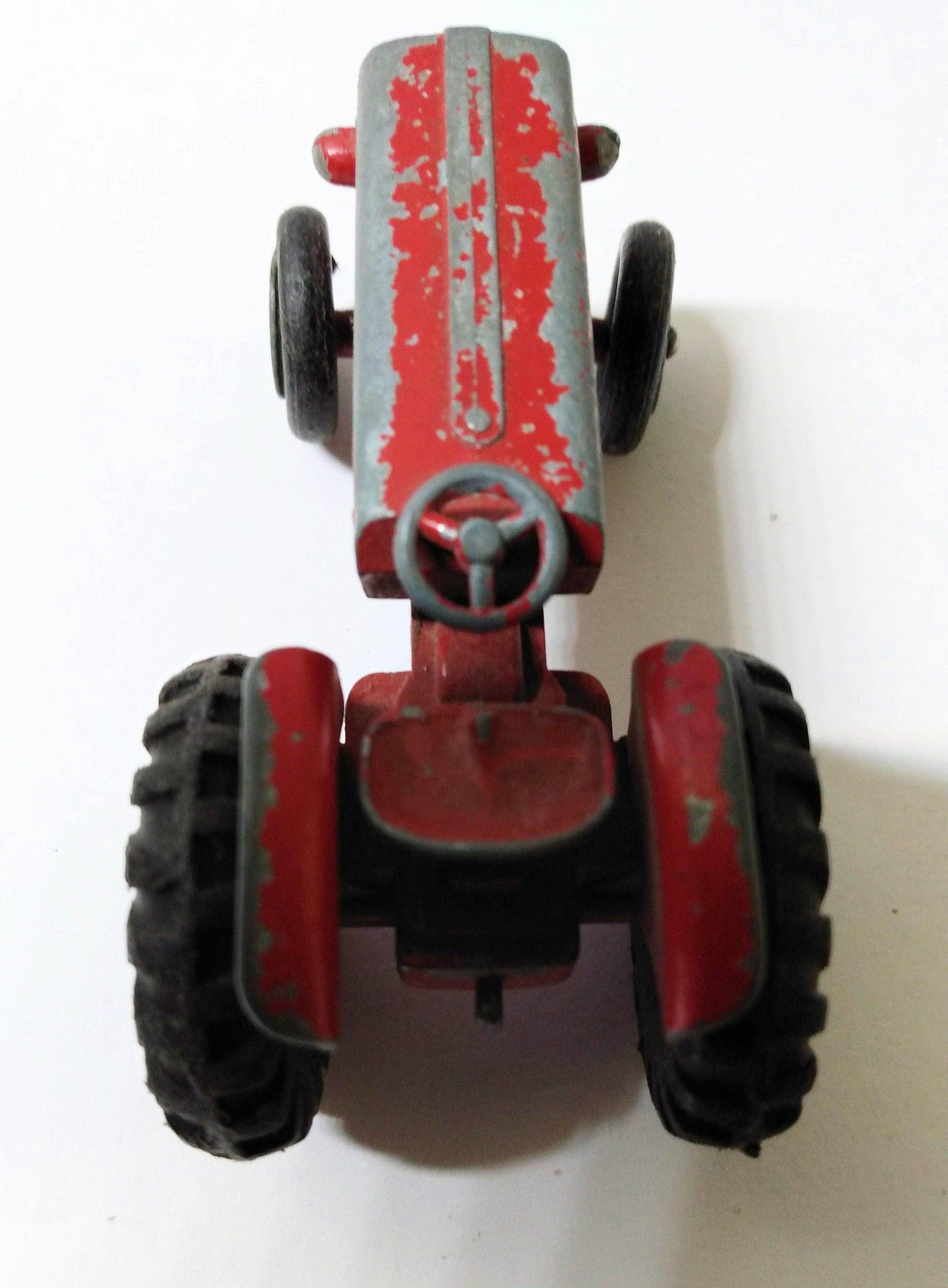 Lesney Matchbox King Size K4 McCormick International Tractor 1960 - TulipStuff