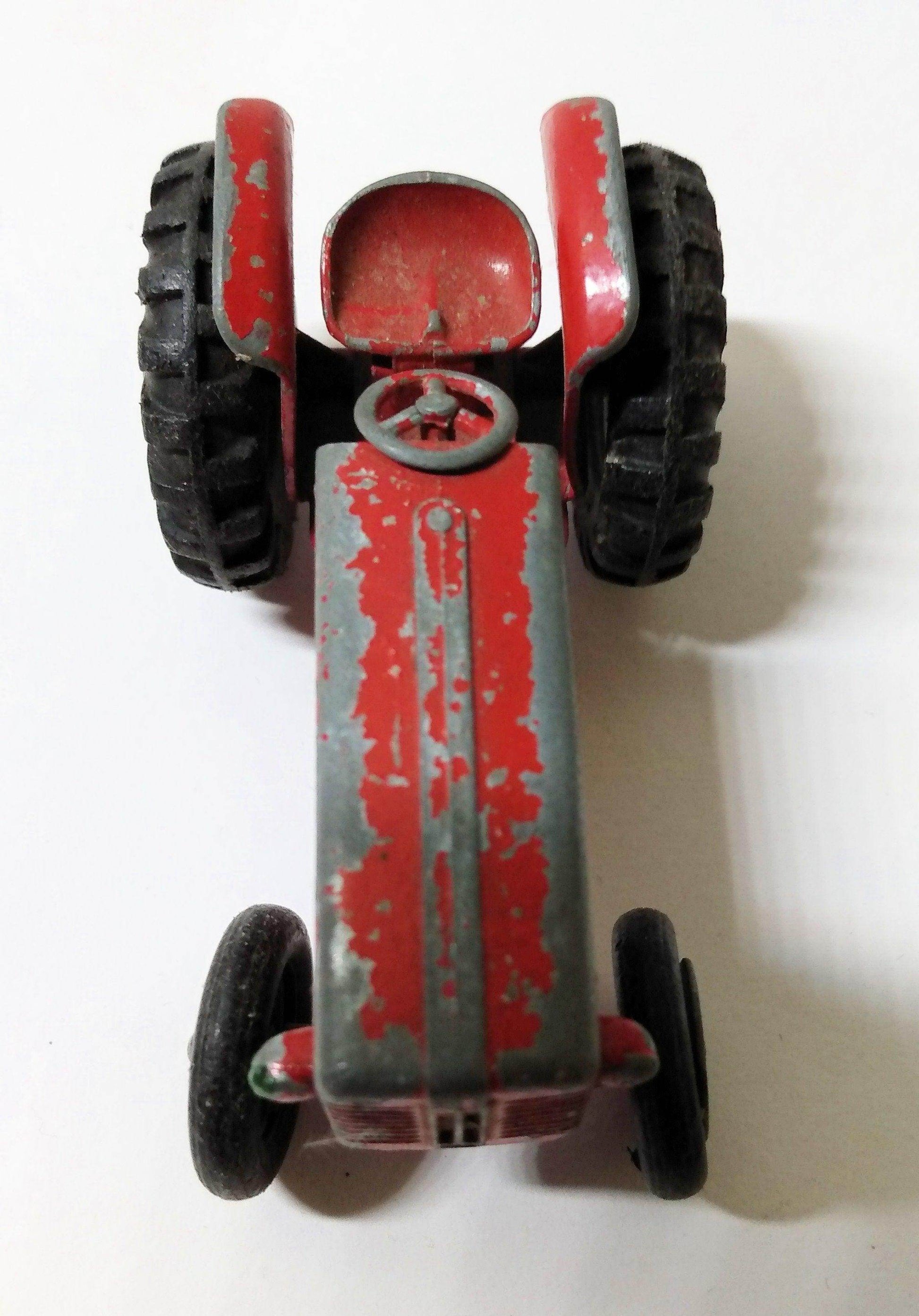 Lesney Matchbox King Size K4 McCormick International Tractor 1960 - TulipStuff