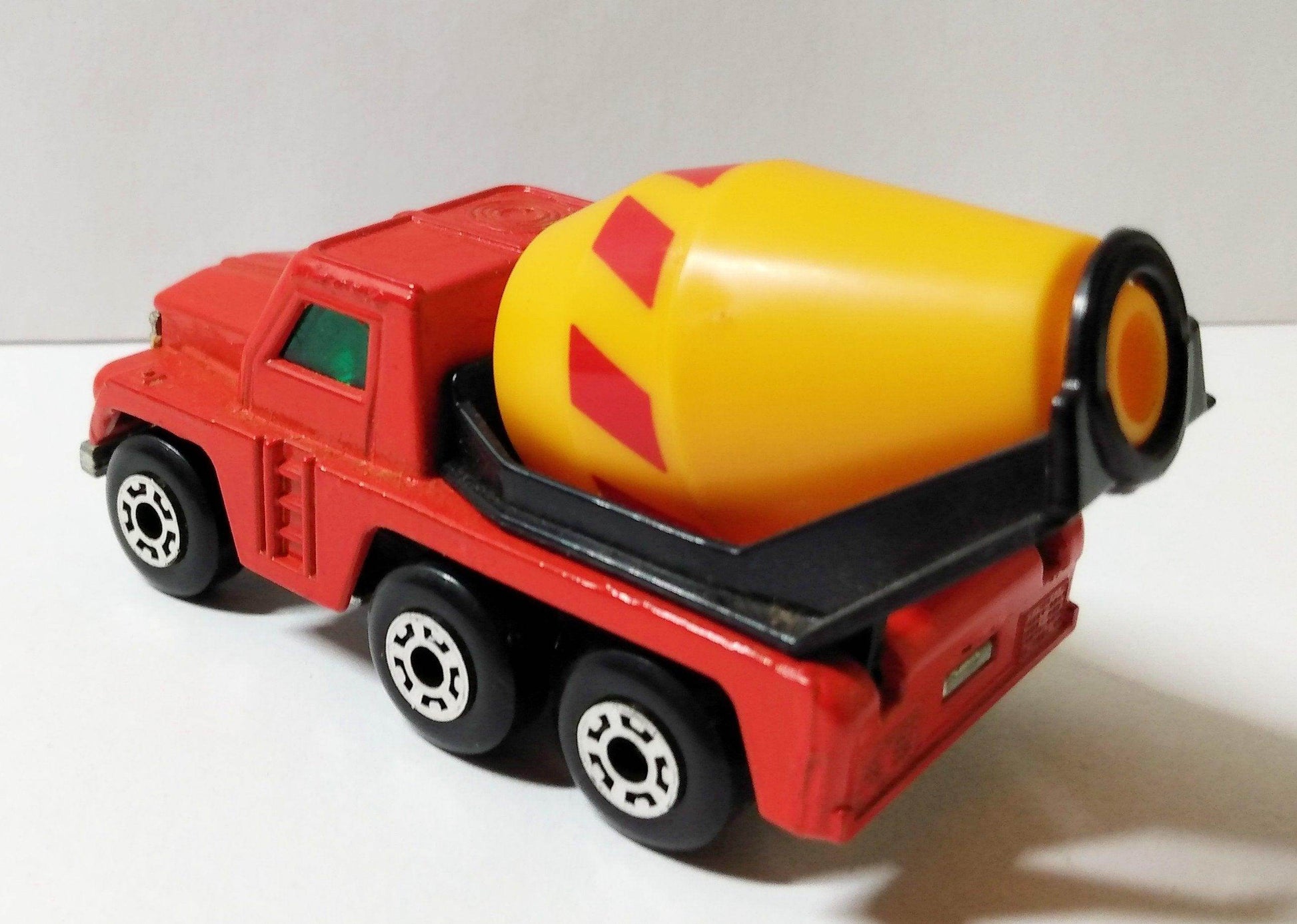 Lesney Matchbox 19 Badger Cement Truck Construction Toy 1976 - TulipStuff