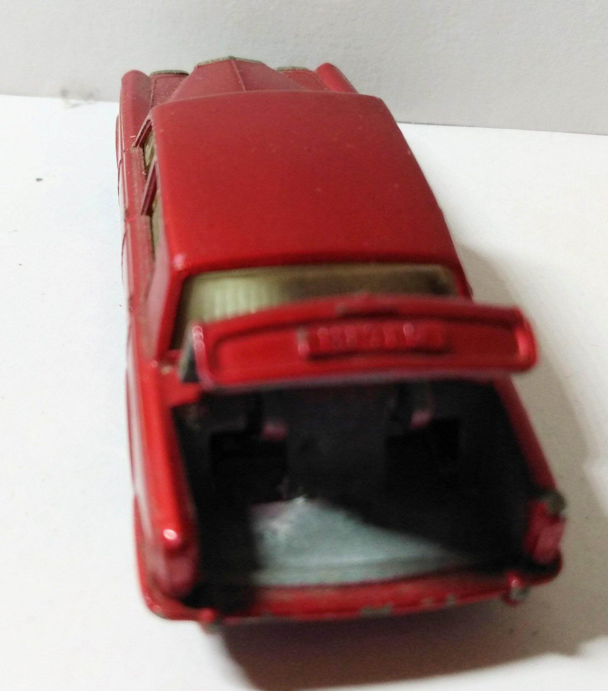 Lesney Matchbox no. 24 Rolls Royce Silver Shadow Made in England 1967 - TulipStuff