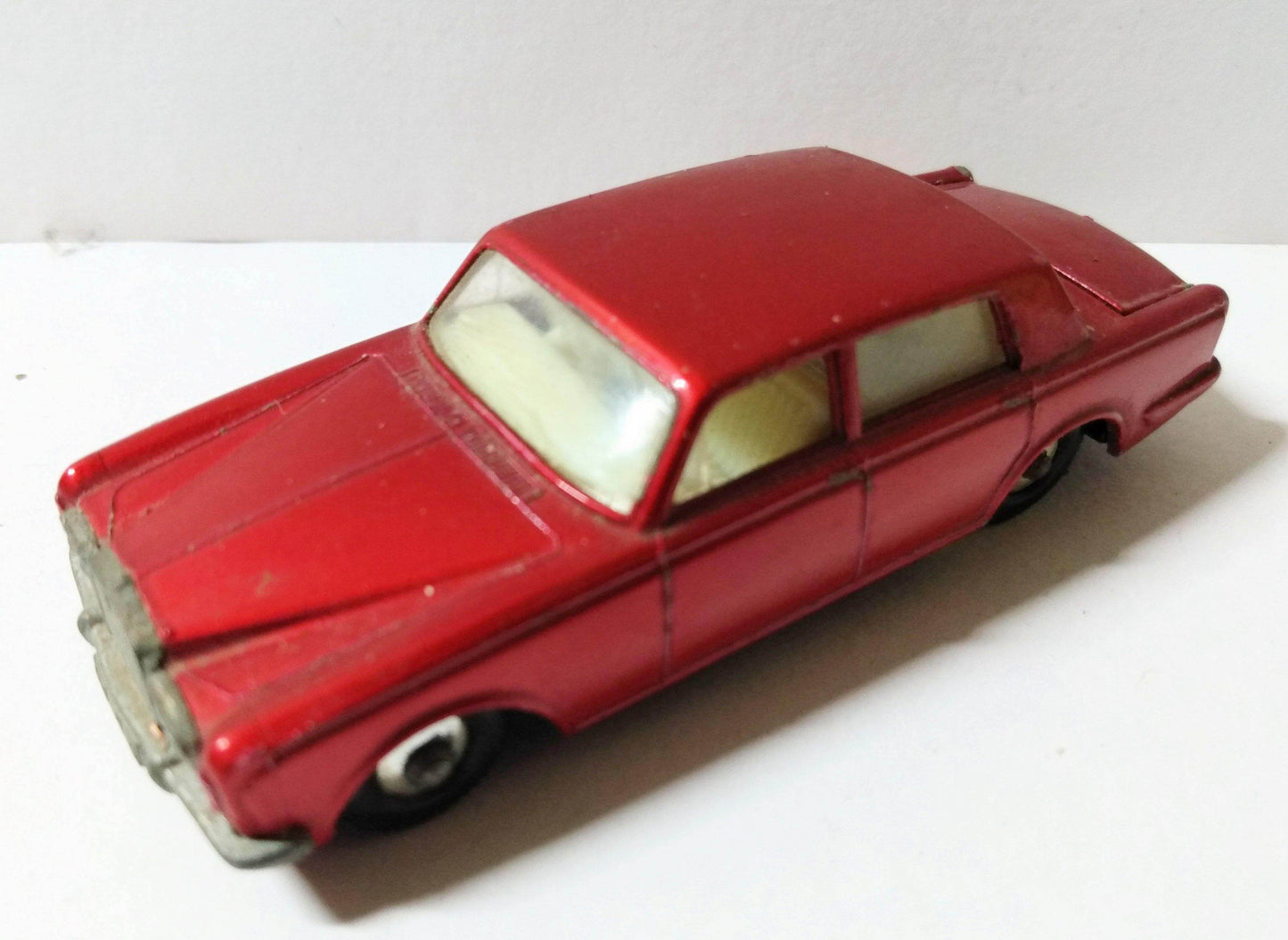 Lesney Matchbox no. 24 Rolls Royce Silver Shadow Made in England 1967 - TulipStuff