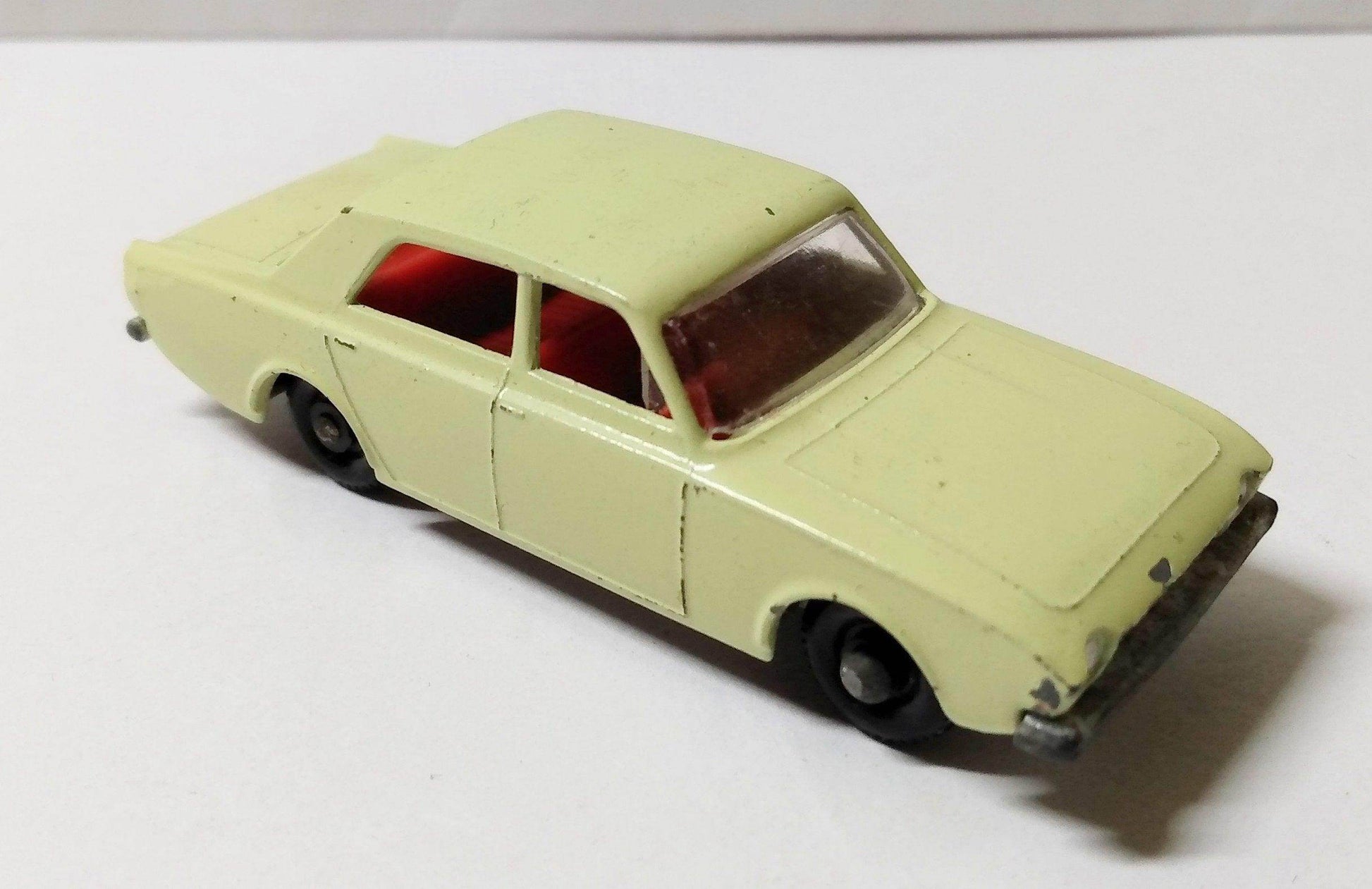 Lesney Matchbox No 45 Ford Corsair 1500 England 1965 - TulipStuff