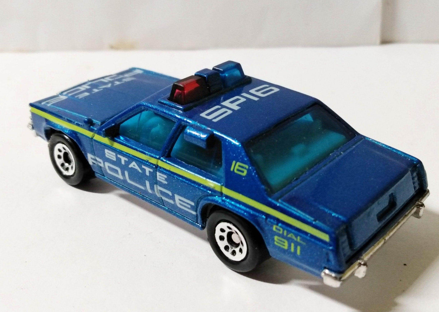 Matchbox 16 Ford LTD State Police Car Diecast Metal 1996 - TulipStuff
