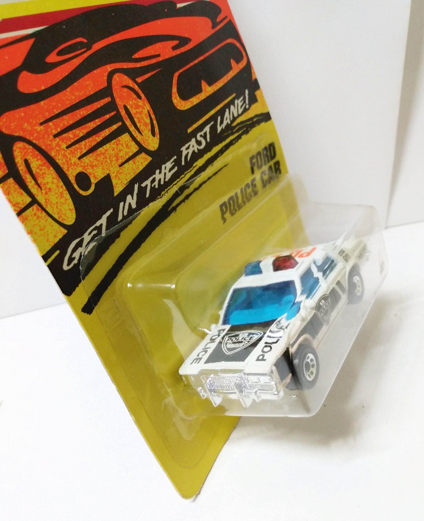 Matchbox 16 Ford LTD Police Car Diecast Metal 1993 - TulipStuff