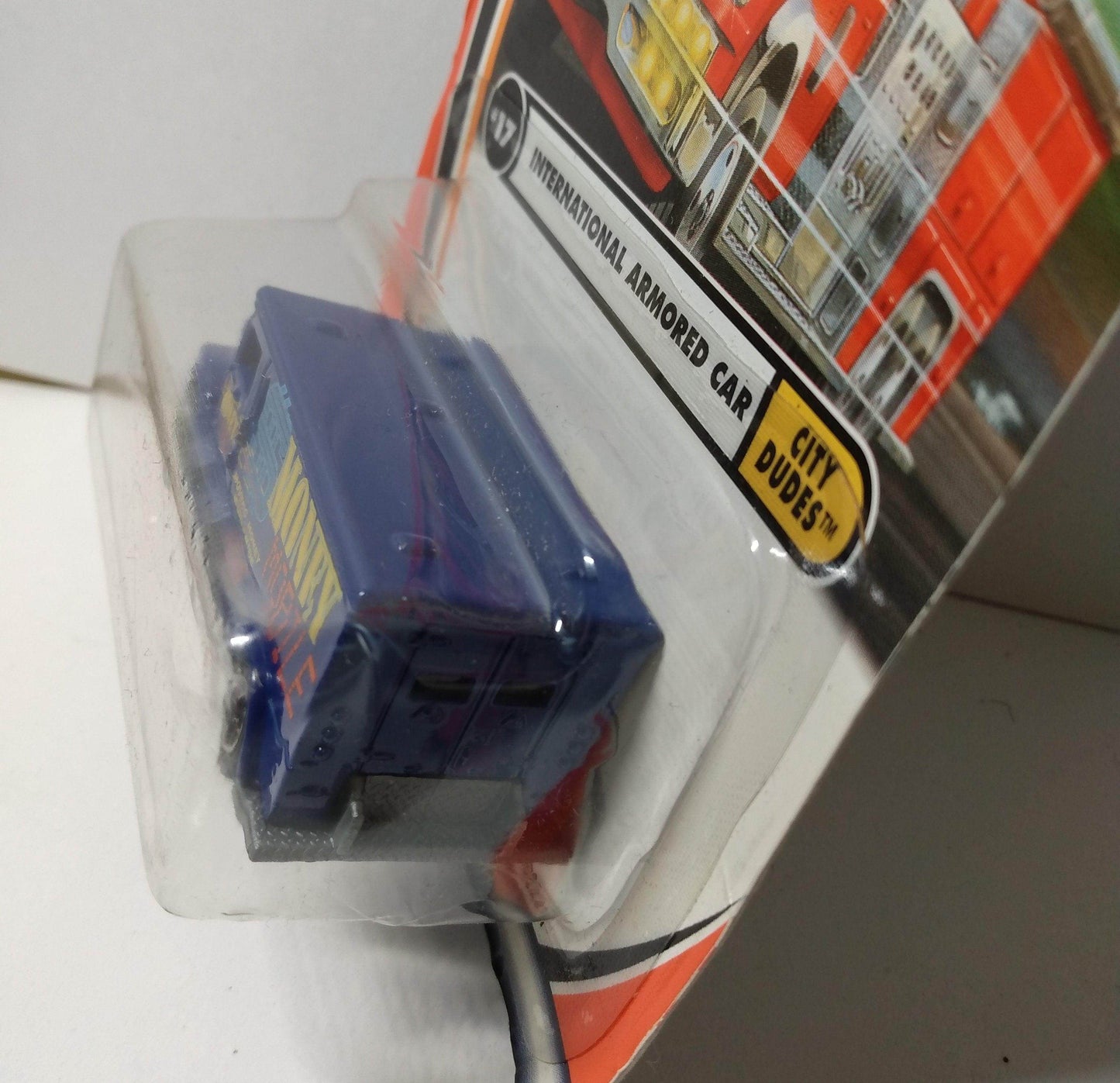Matchbox 17 City Dudes International Armored Car 2001 - TulipStuff