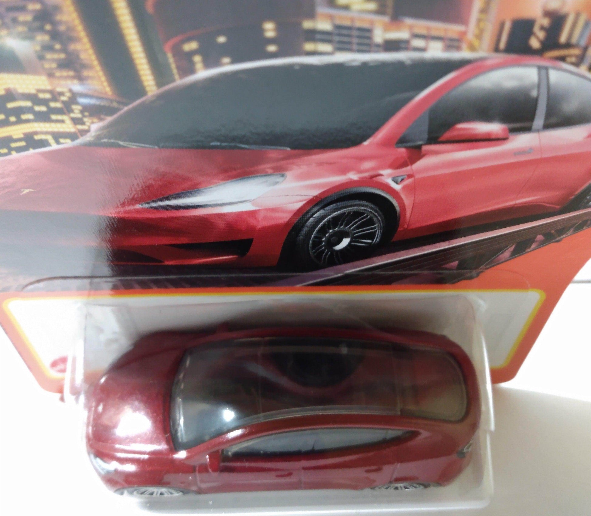Matchbox 2022 MB18 - 2020 Tesla Model Y SUV MBX Metro - TulipStuff