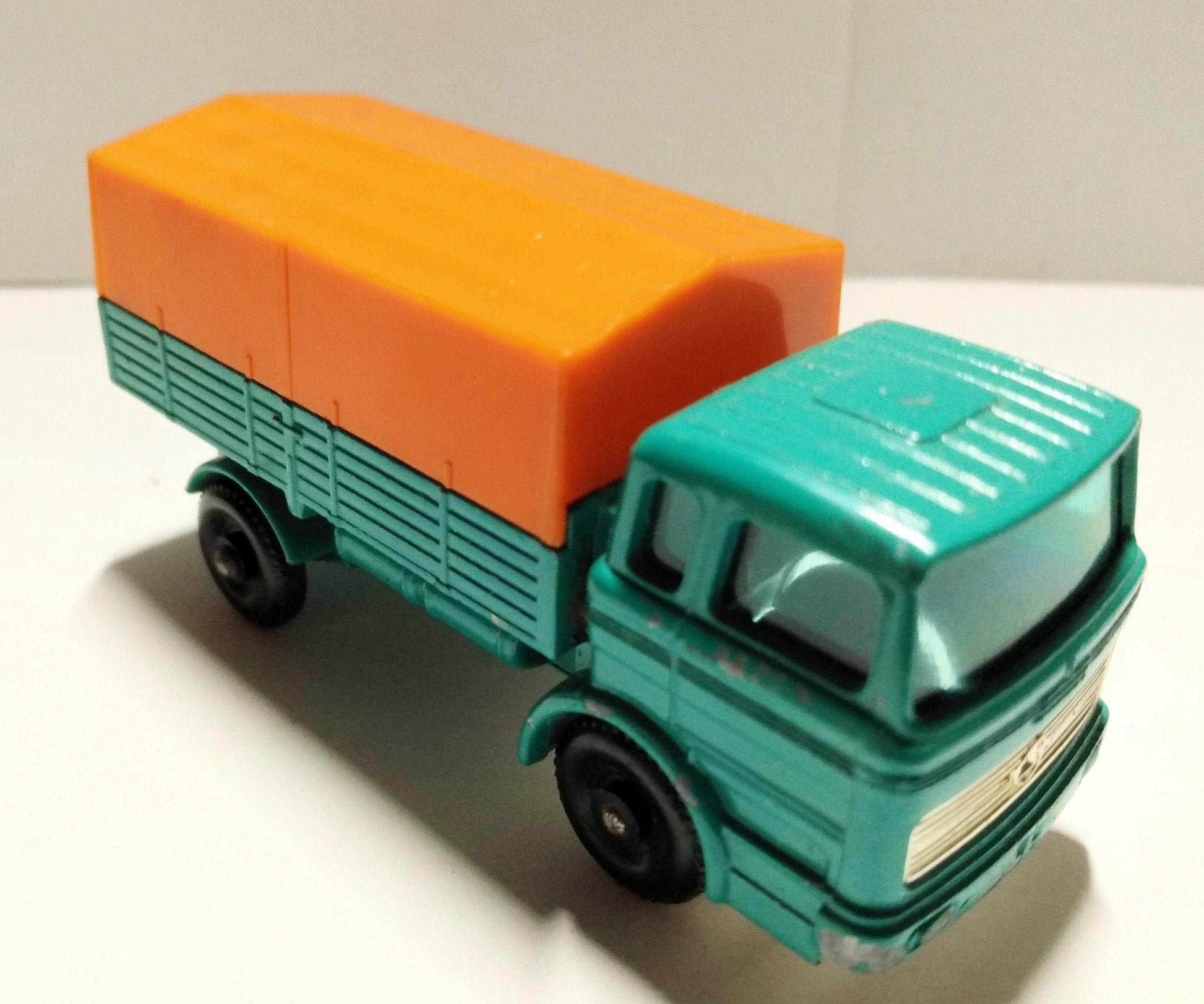 Lesney Matchbox No 1 Mercedes Benz Lorry Truck 1968 England - TulipStuff
