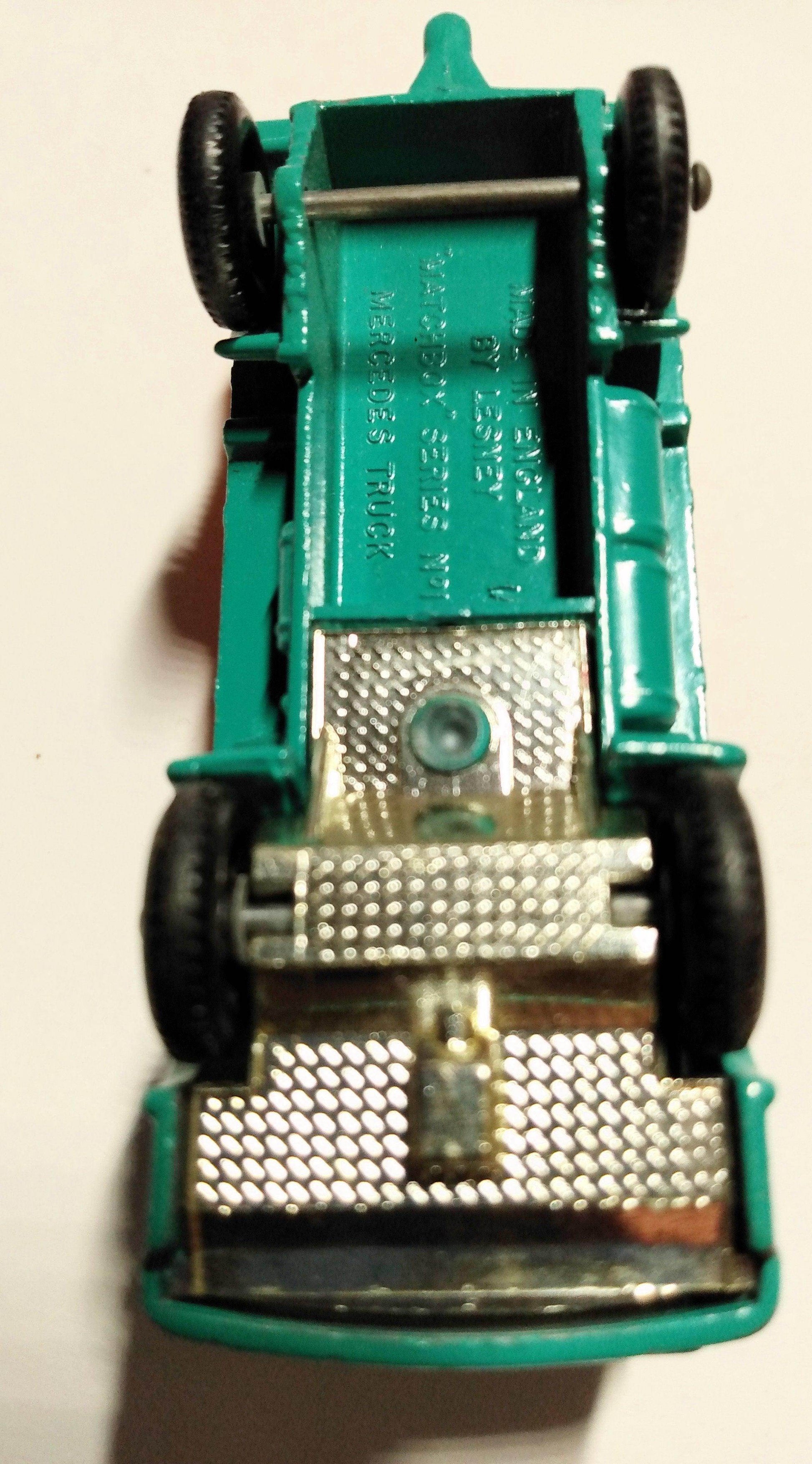 Lesney Matchbox No 1 Mercedes Benz Lorry Truck 1968 England - TulipStuff