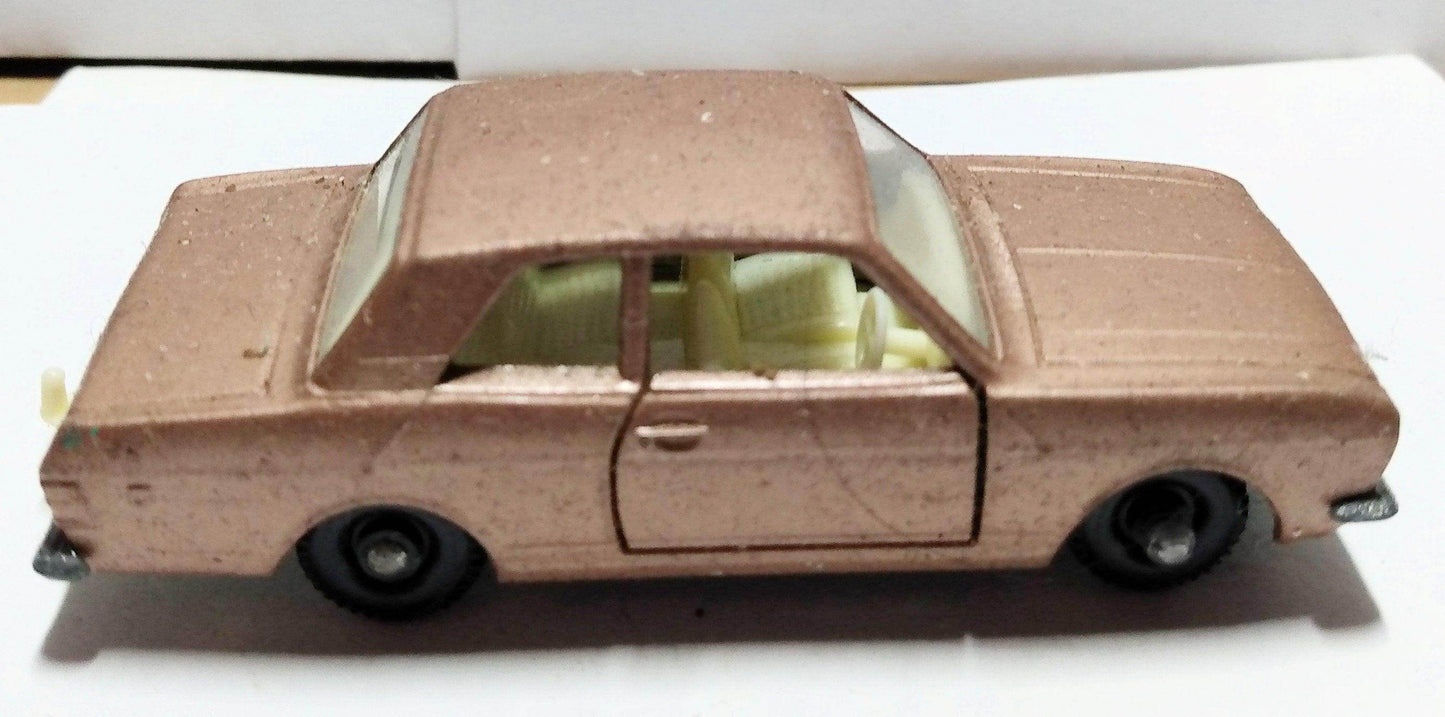 Lesney Matchbox 25 Ford Cortina Mk.II Sedan Diecast Toy England 1968 - TulipStuff
