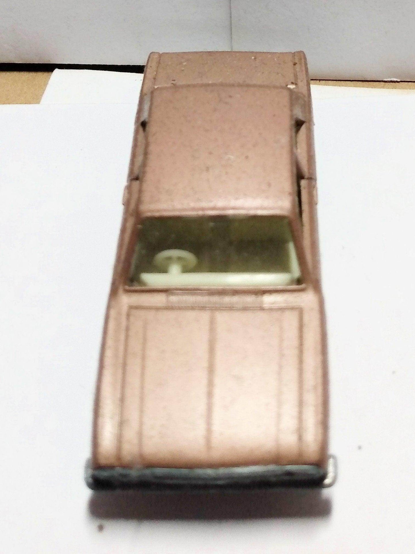 Lesney Matchbox 25 Ford Cortina Mk.II Sedan Diecast Toy England 1968 - TulipStuff