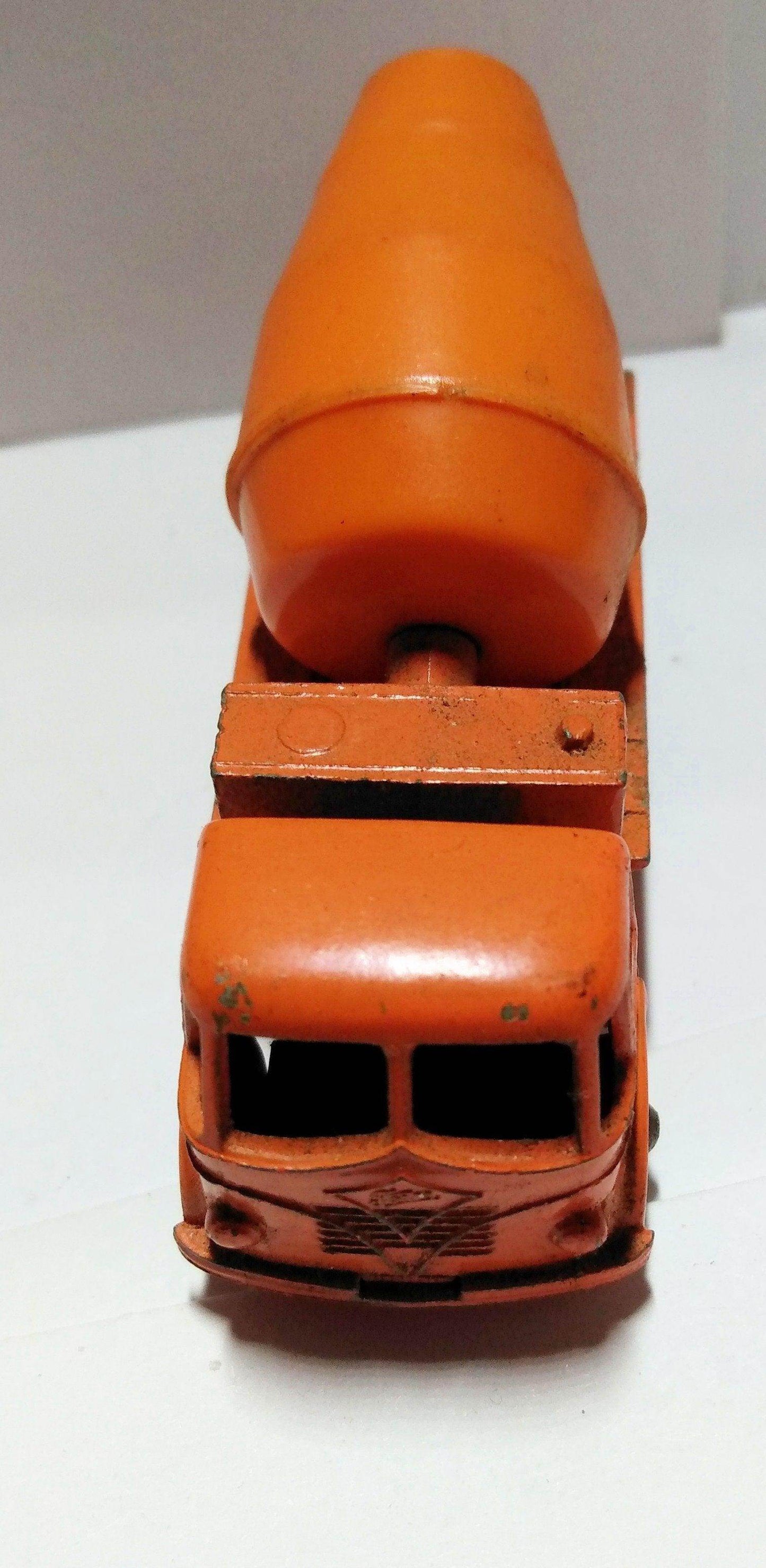 Lesney Matchbox 26 Foden Cement Mixer Truck 1961 England - TulipStuff