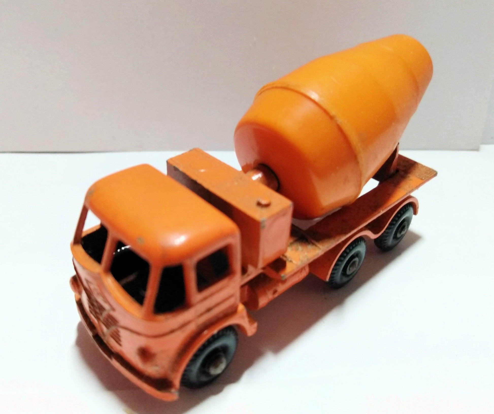 Lesney Matchbox 26 Foden Cement Mixer Truck 1961 England - TulipStuff