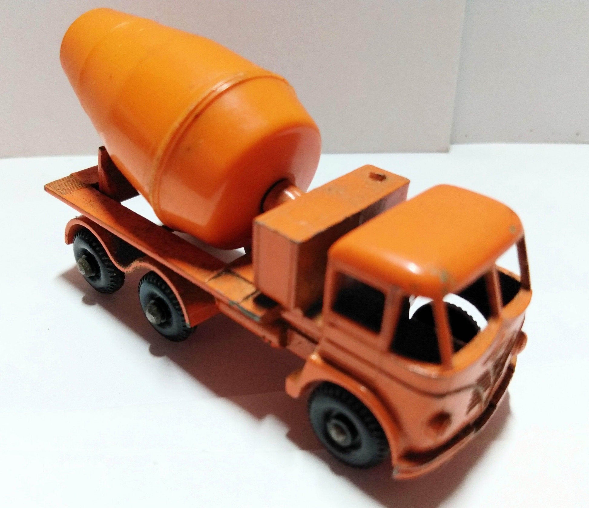 Lesney Matchbox 26 Foden Cement Mixer Truck 1961 England - TulipStuff