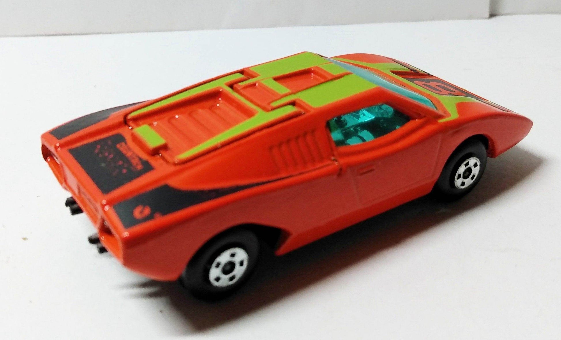 Lesney Matchbox 27 Lamborghini Countach Streakers Superfast 1975 - TulipStuff
