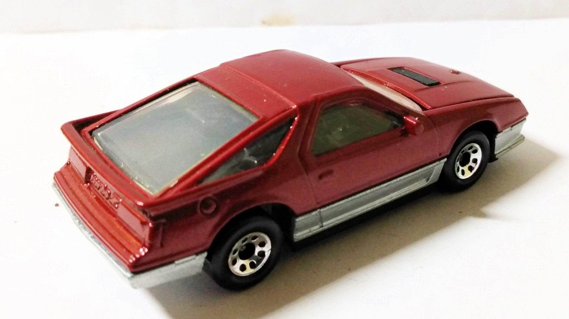 Matchbox no. 28 1984 Dodge Daytona Turbo Z England - TulipStuff