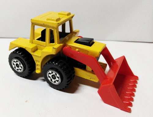 Lesney Matchbox no. 29 Tractor Shovel Superfast Made in England 1976 - TulipStuff