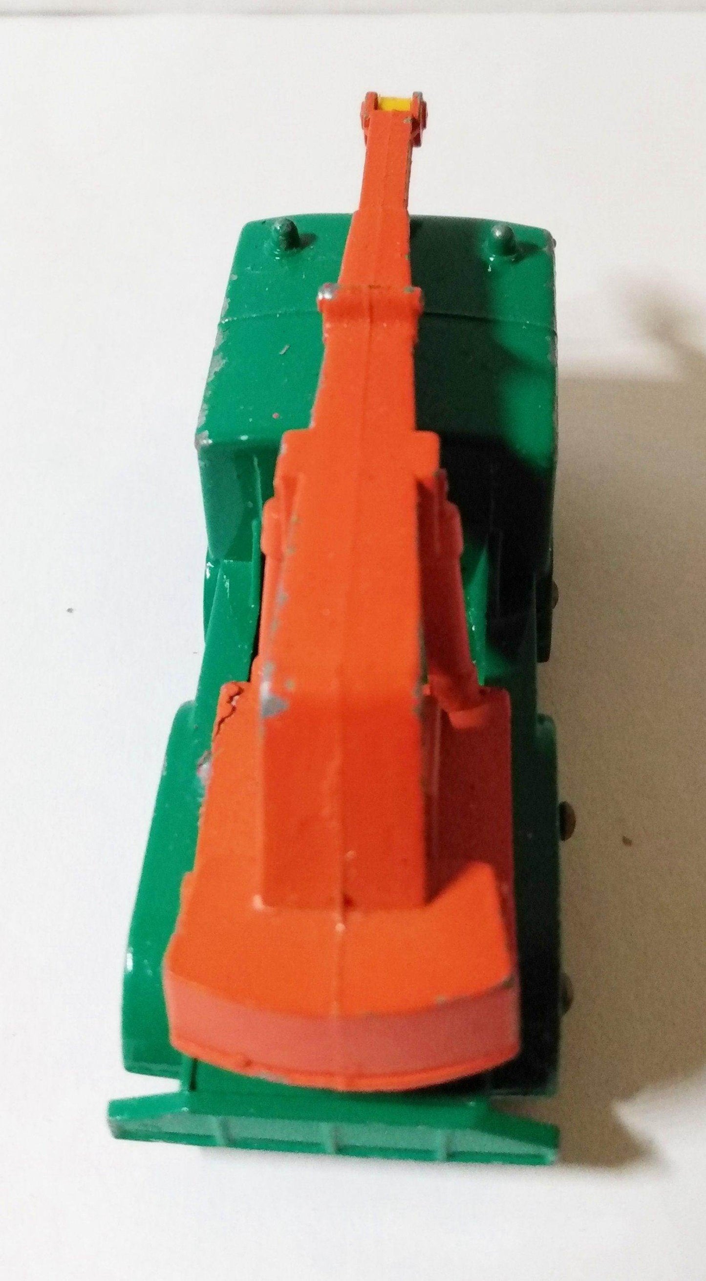 Lesney Matchbox 30 8-Wheel Crane Truck Diecast 1965 England - TulipStuff