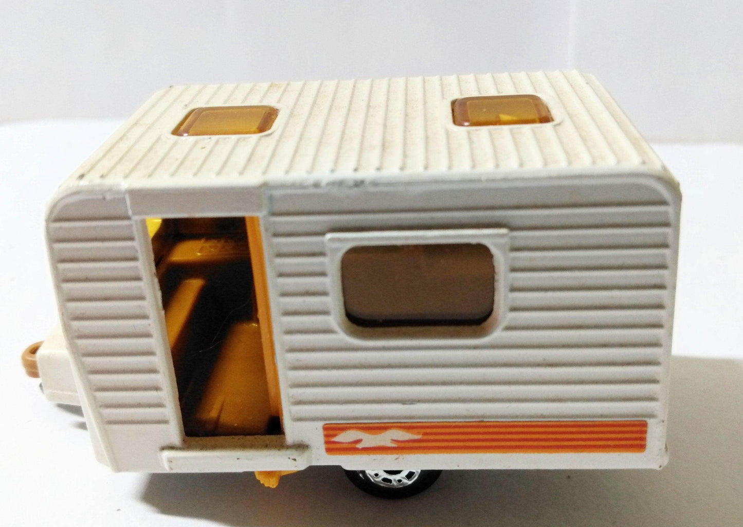 Matchbox 31 Caravan Travel Trailer RV Camper Superfast England 1977 - TulipStuff