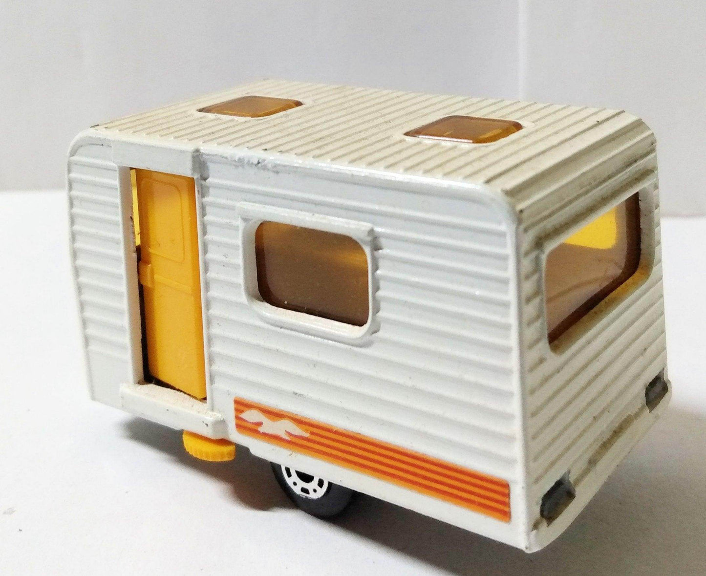 Matchbox 31 Caravan Travel Trailer RV Camper Superfast England 1977 - TulipStuff
