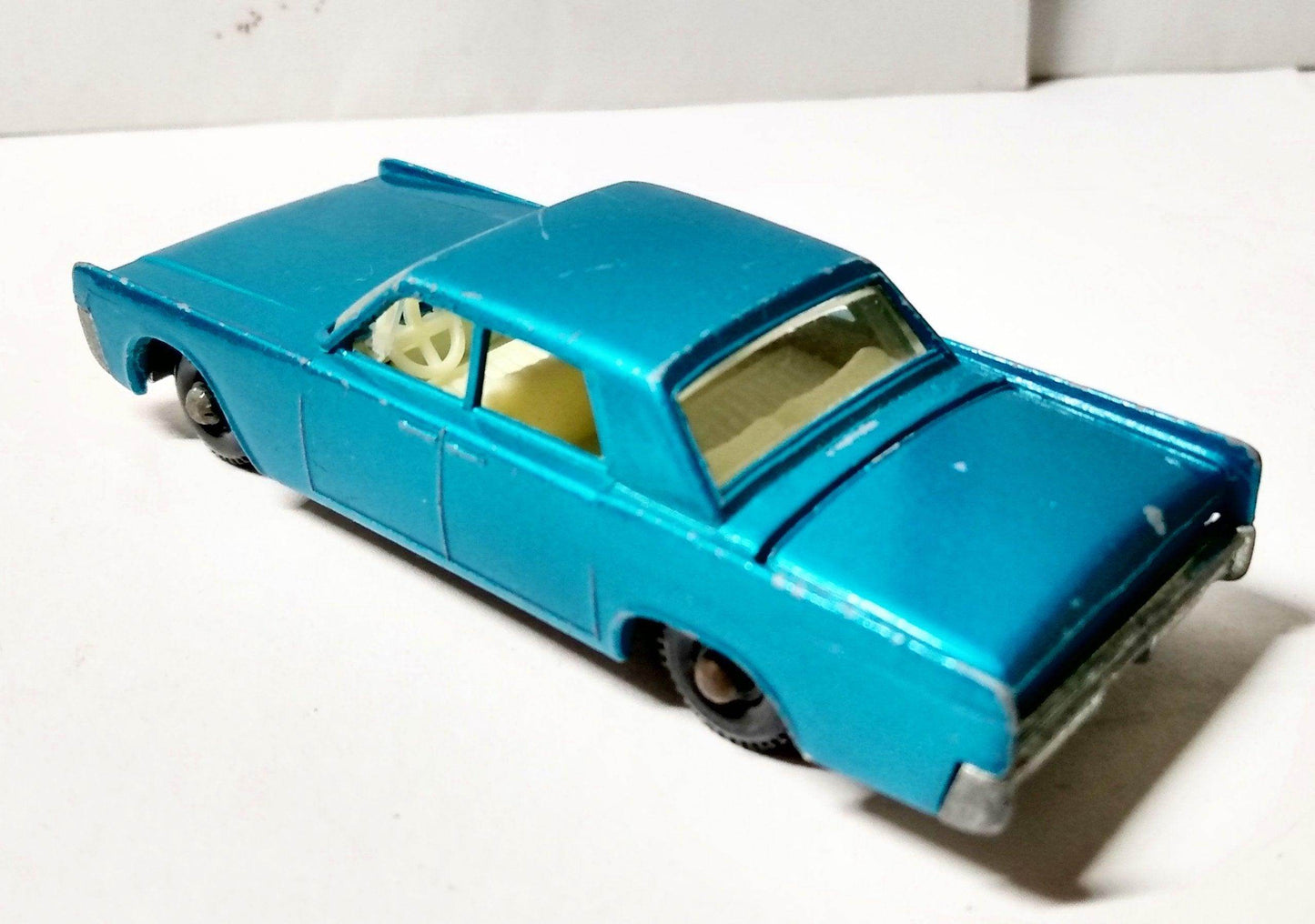 Lesney Matchbox 31 Lincoln Continental England 1964 Blue - TulipStuff