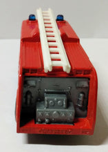 Load image into Gallery viewer, Lesney Matchbox No. 35 Merryweather Fire Engine Superfast England 1971 - TulipStuff
