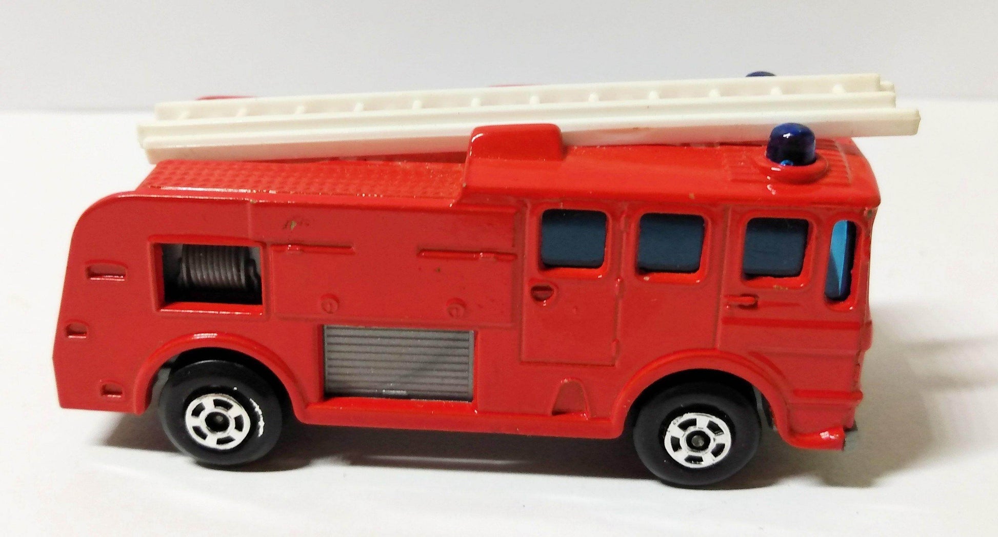 Lesney Matchbox No. 35 Merryweather Fire Engine Superfast England 1971 - TulipStuff