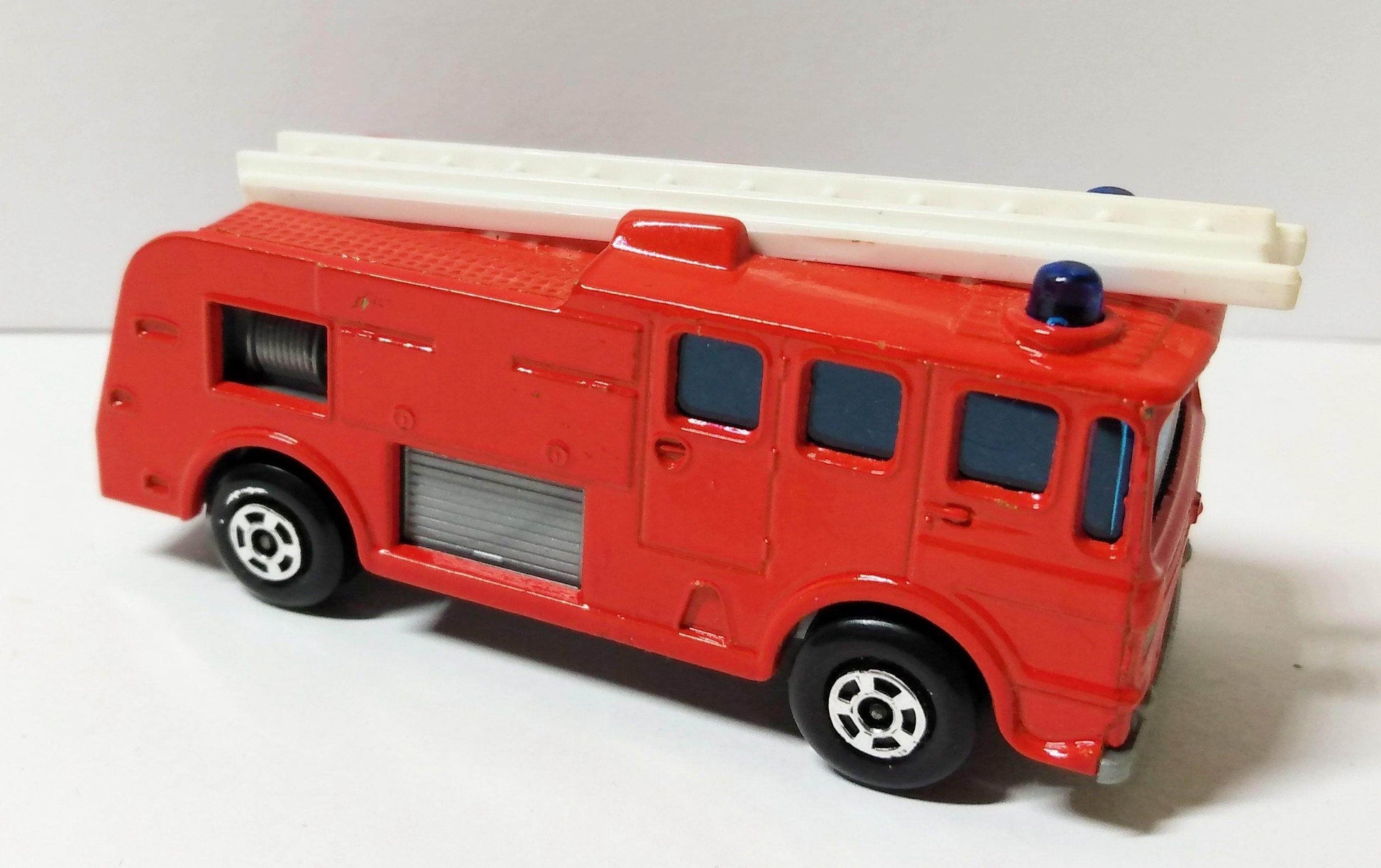 Lesney Matchbox No. 35 Merryweather Fire Engine Superfast England 1971 - TulipStuff