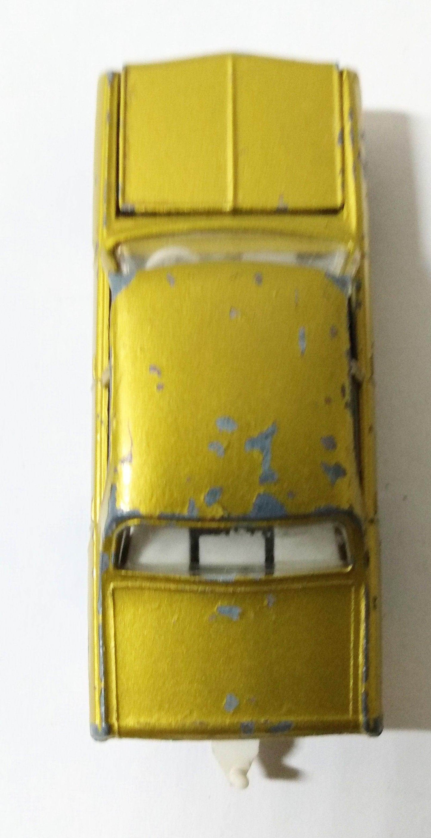 Lesney Matchbox 36 Opel Diplomat Sedan England 1966 - TulipStuff