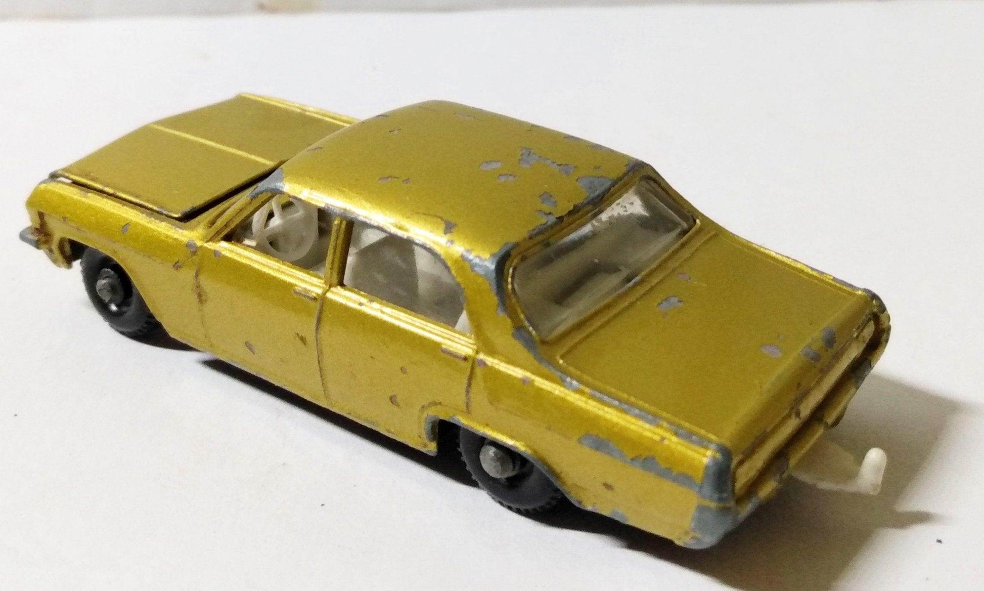 Lesney Matchbox 36 Opel Diplomat Sedan England 1966 - TulipStuff
