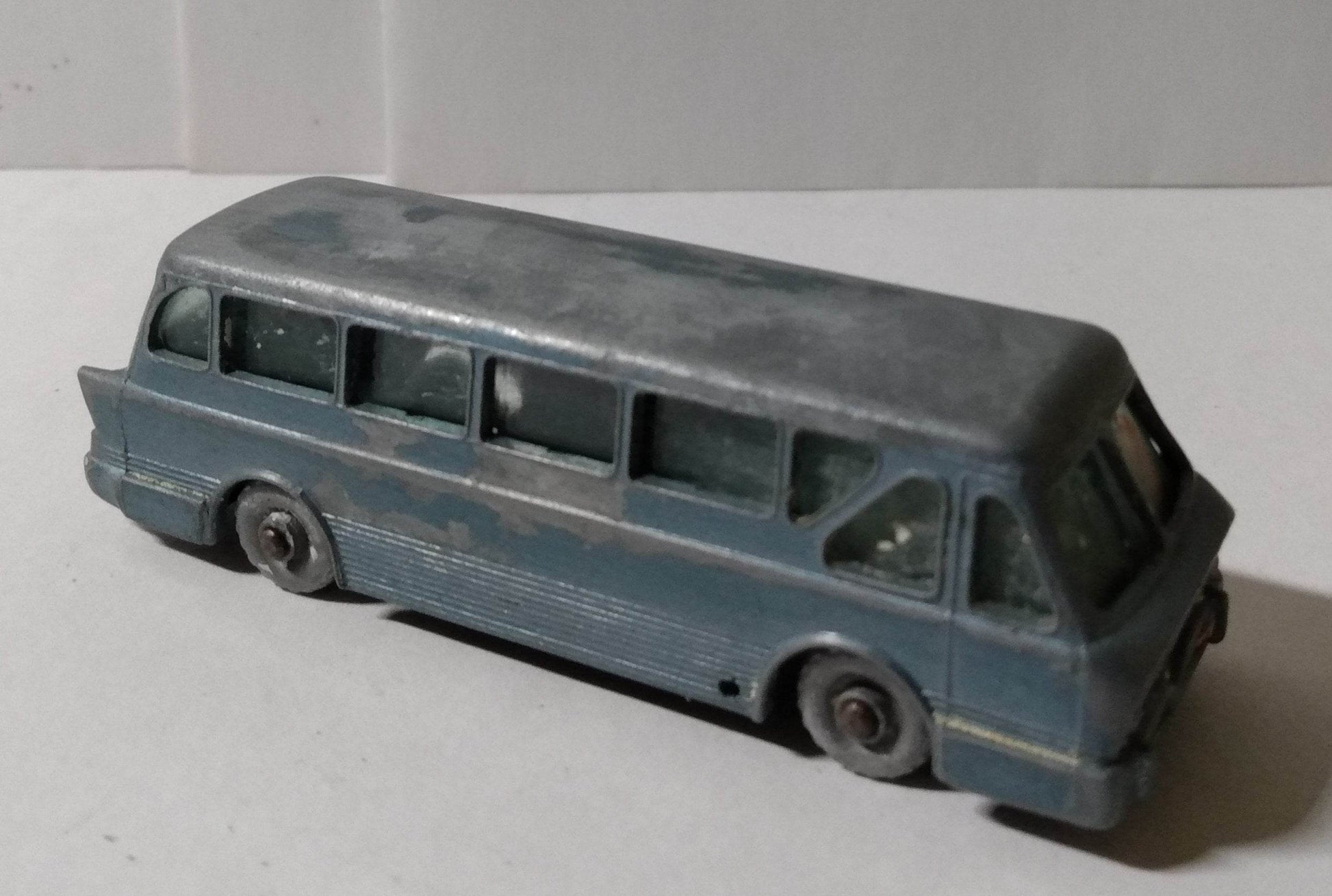Lesney Matchbox No 40 Leyland Royal Tiger Coach 1961 - TulipStuff