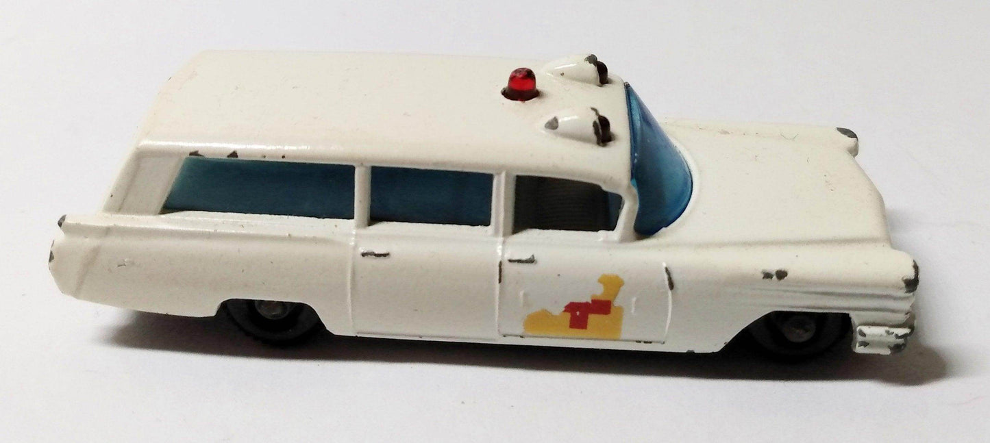 Lesney Matchbox 54 S&S Cadillac Ambulance 1965 England - TulipStuff