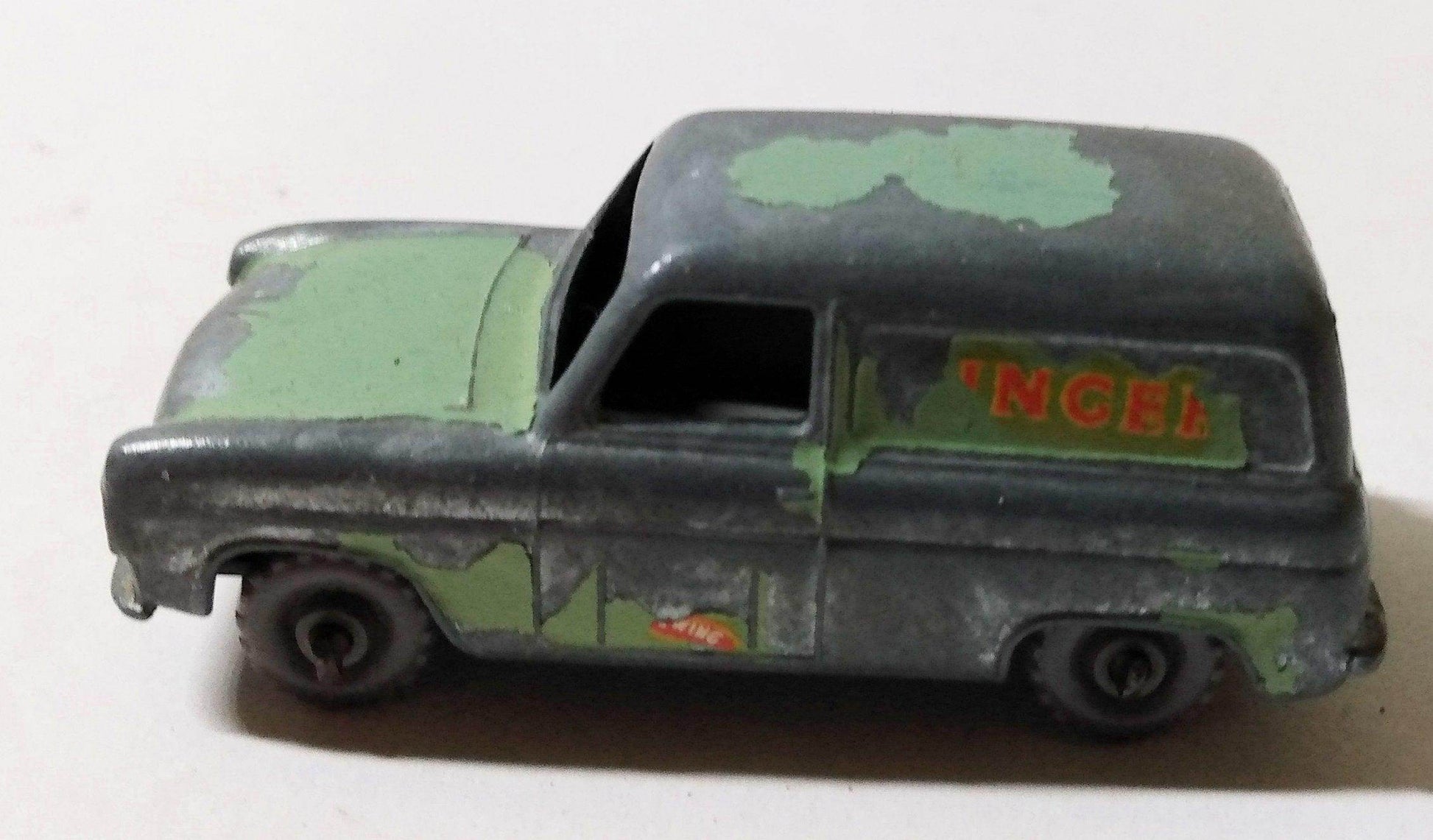 Lesney Matchbox 59 Ford Thames Van Singer 1958 England - TulipStuff