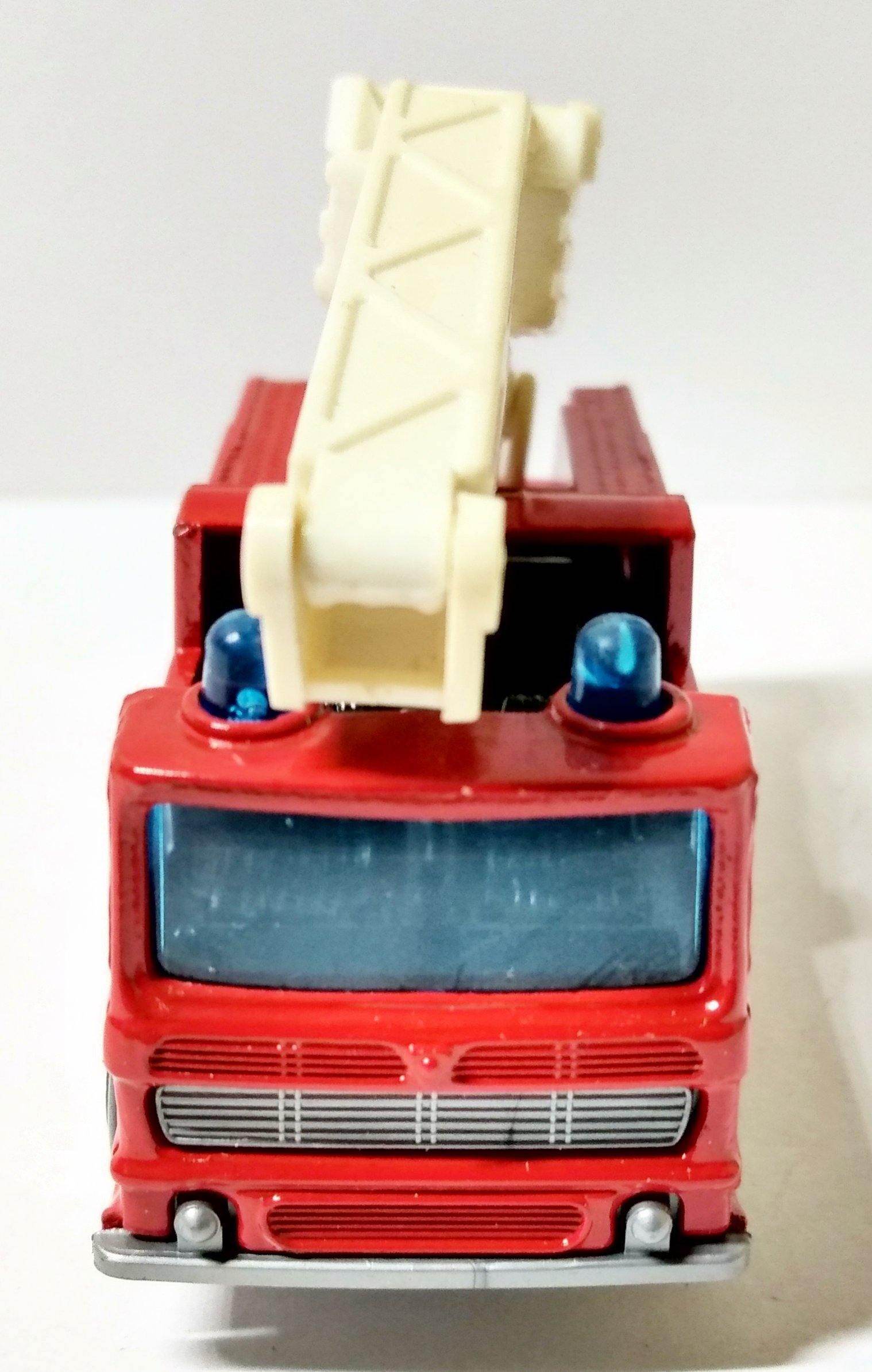 Matchbox 63 Snorkel Fire Truck Los Angeles Fire Dept 1981 England - TulipStuff