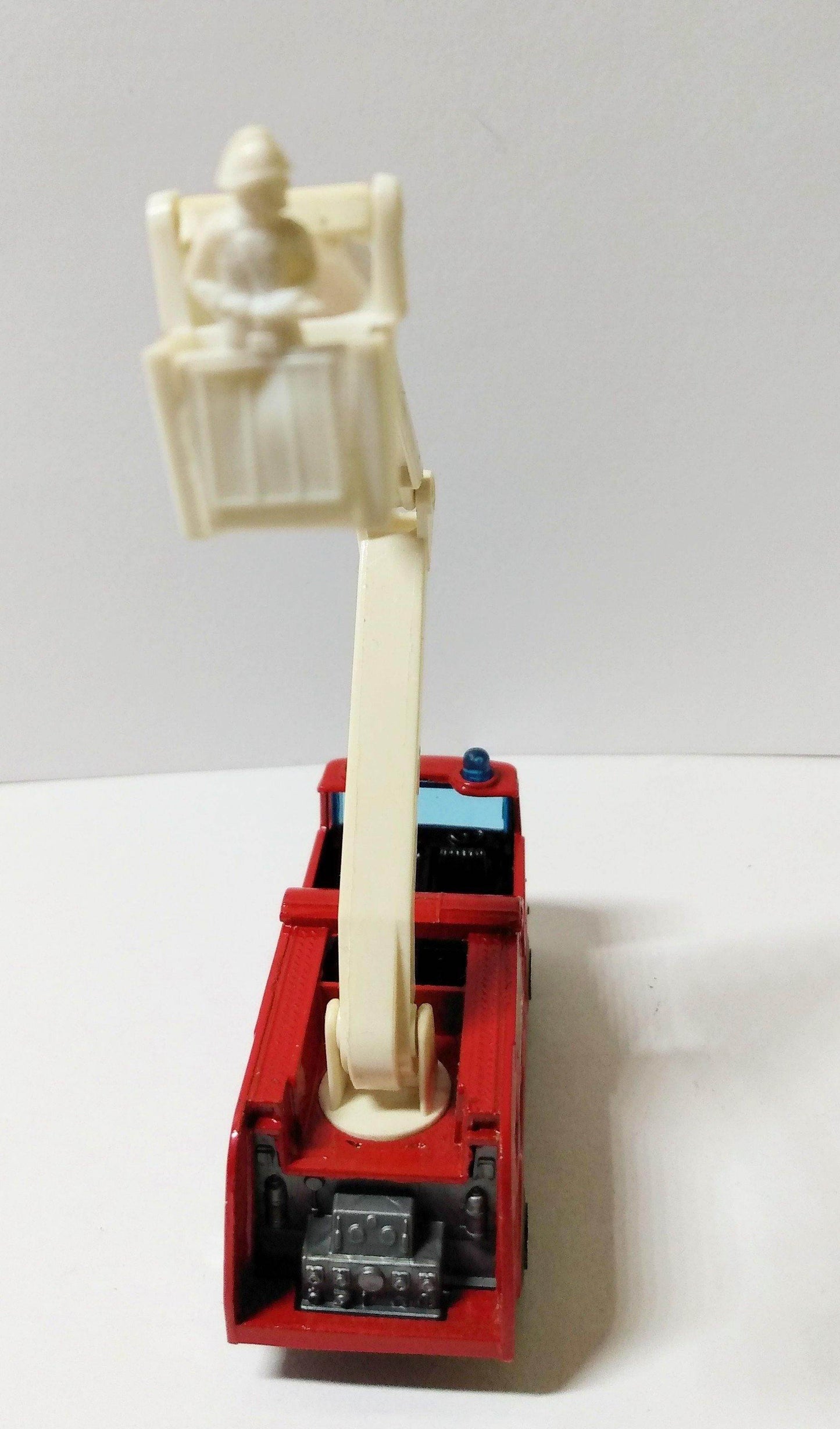 Matchbox 63 Snorkel Fire Truck Los Angeles Fire Dept 1981 England - TulipStuff