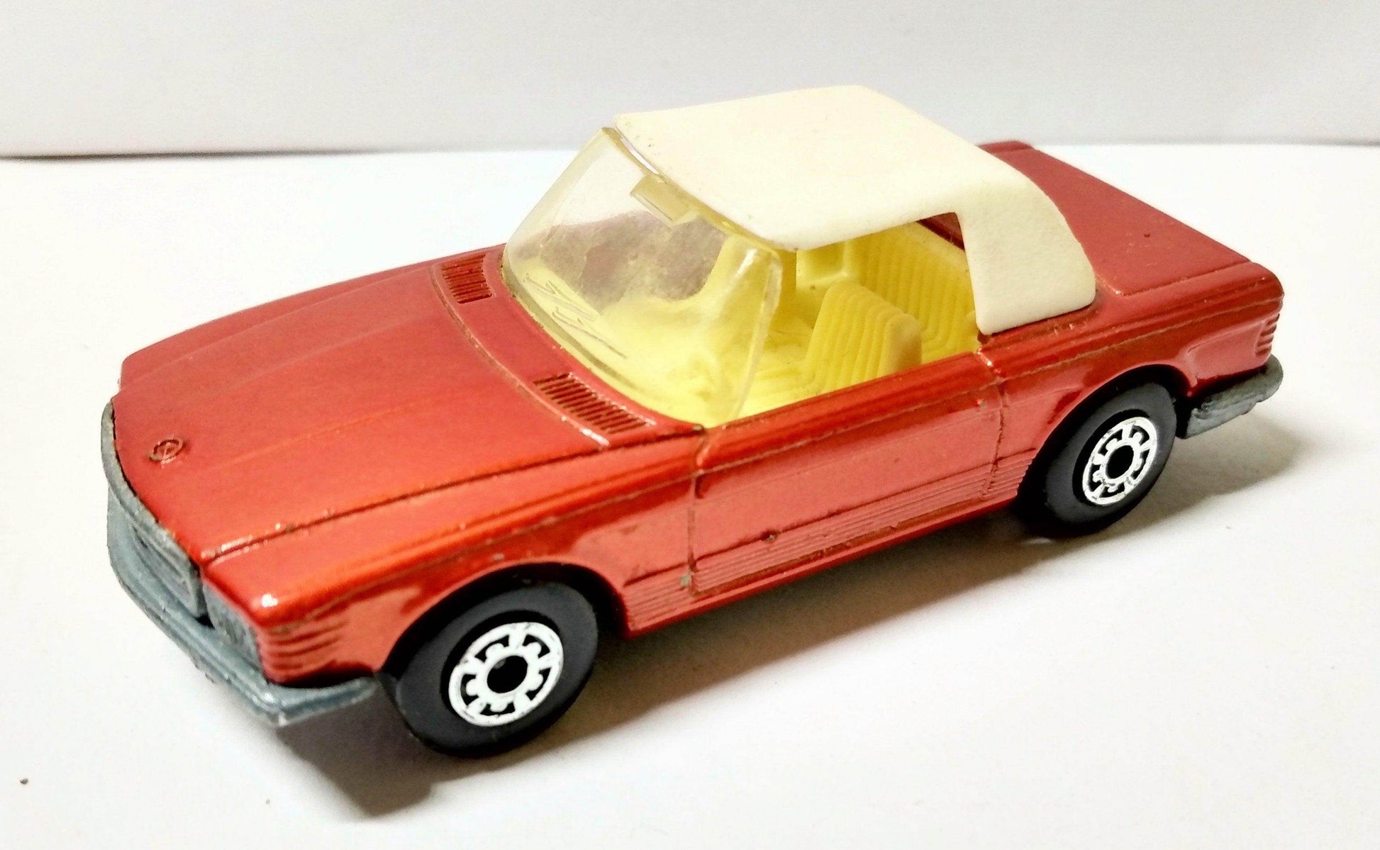 Lesney Matchbox No 6 Mercedes 350SL Superfast England 1973 - TulipStuff