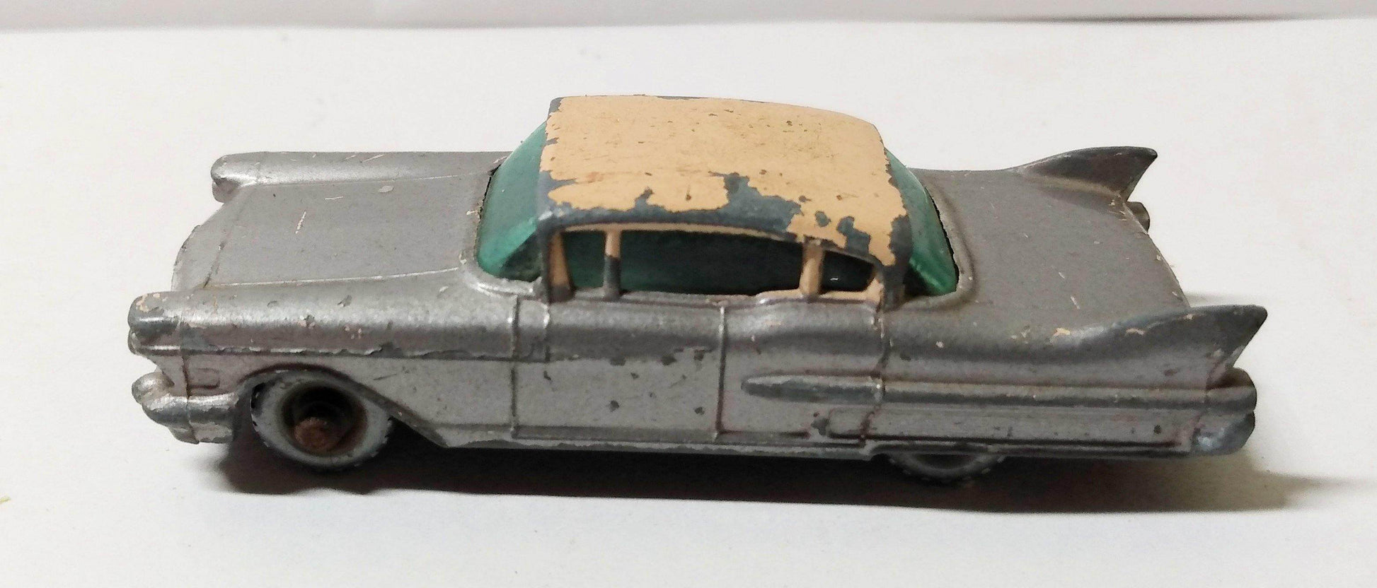 Lesney Matchbox 27 Cadillac Sixty Silver Wheels 1960 England - TulipStuff