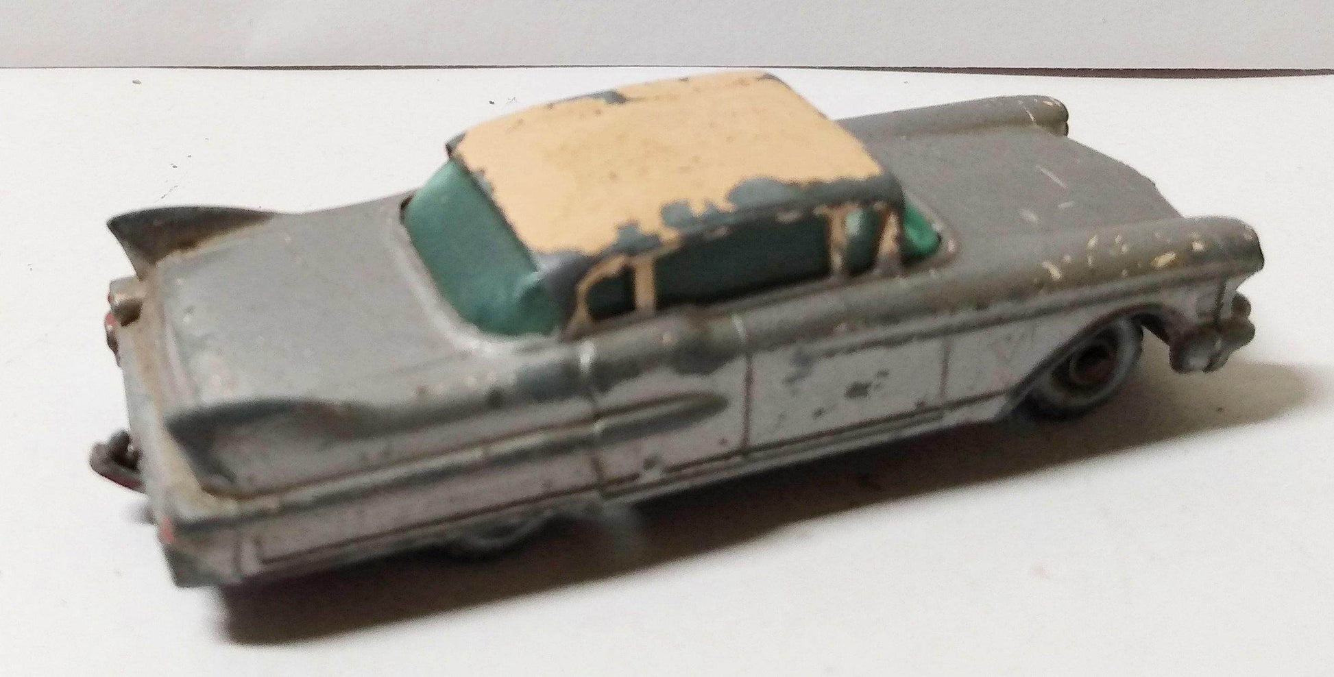 Lesney Matchbox 27 Cadillac Sixty Silver Wheels 1960 England - TulipStuff