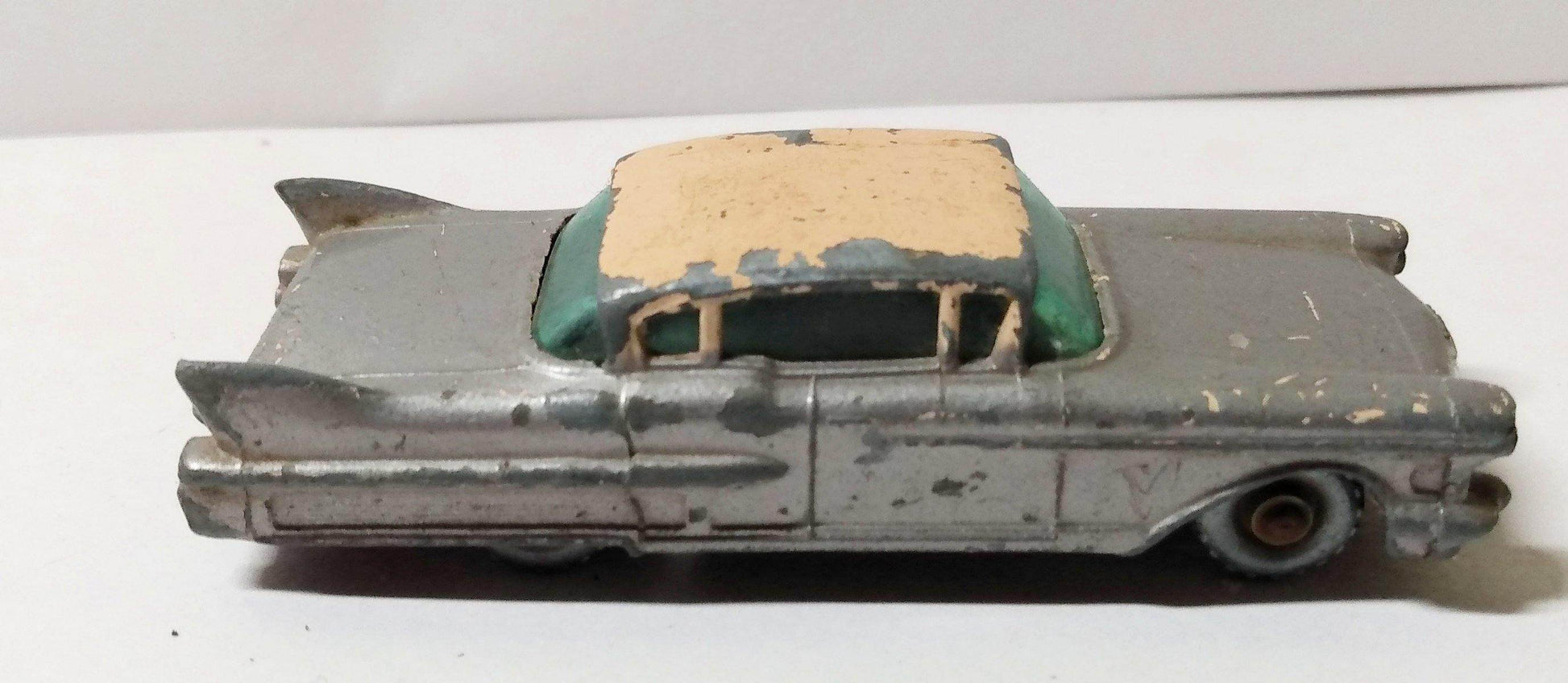 Lesney Matchbox 27 Cadillac Sixty Silver Wheels 1960 England - TulipStuff