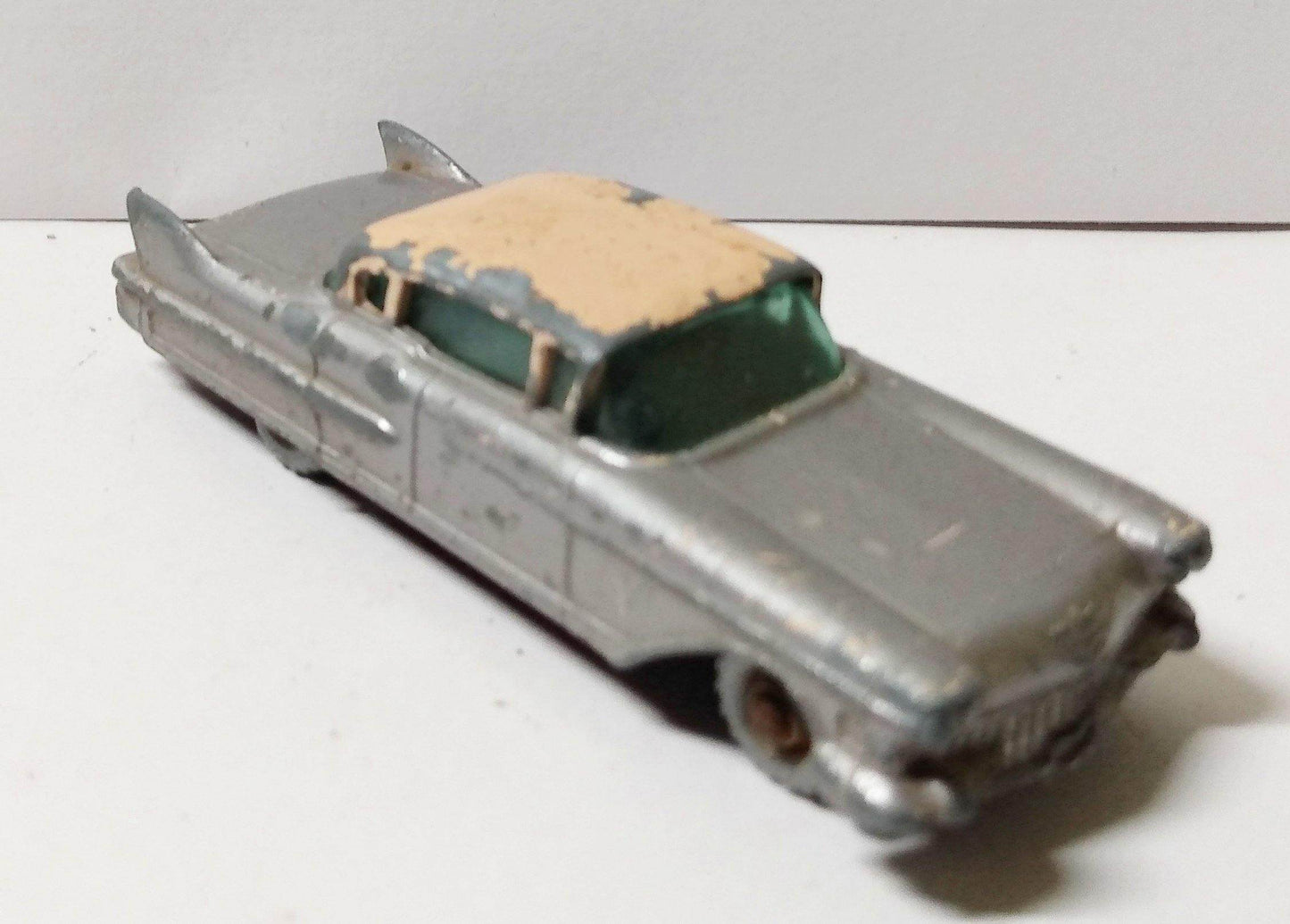 Lesney Matchbox 27 Cadillac Sixty Silver Wheels 1960 England - TulipStuff