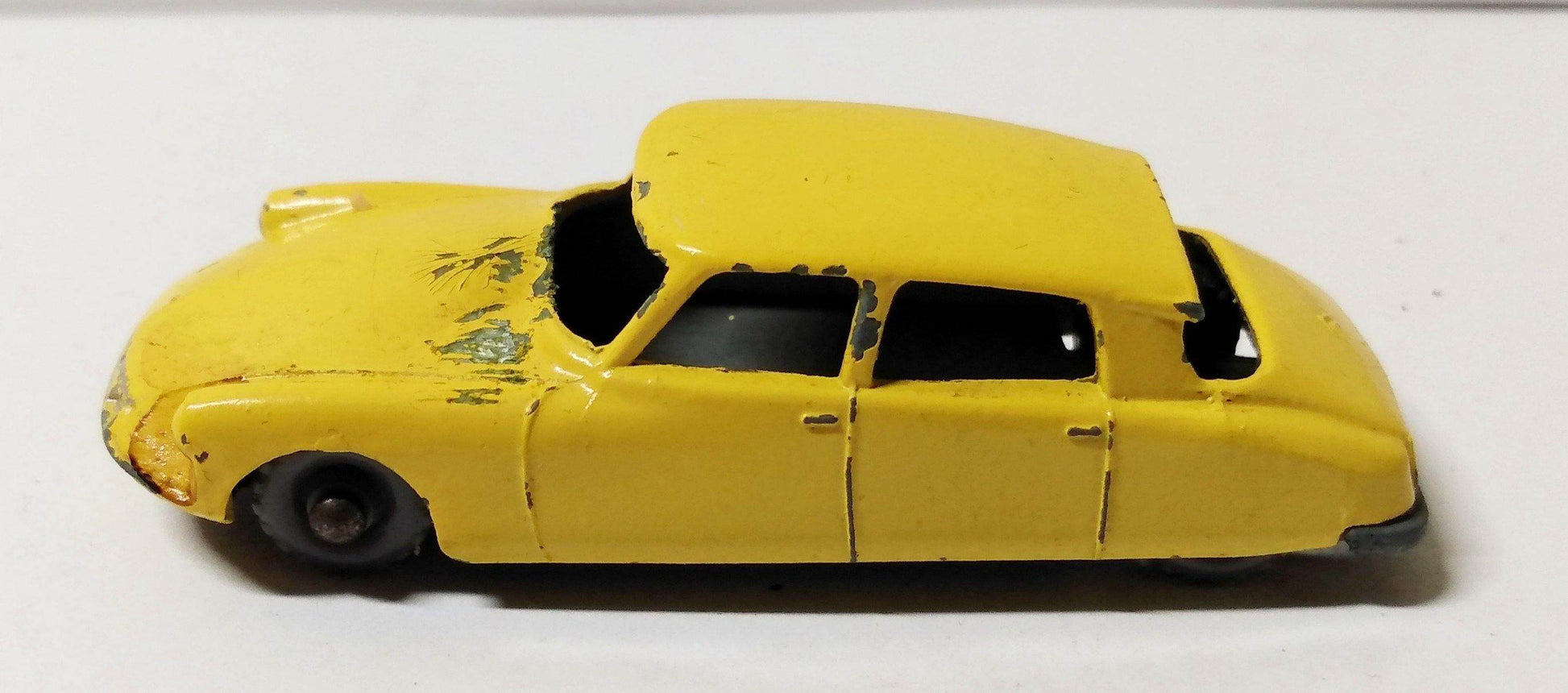 Lesney Matchbox No. 66 Citroen D.S. Made In England 1959 - TulipStuff