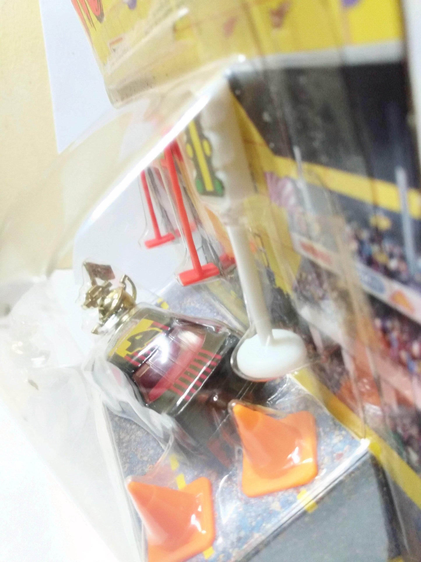 Matchbox Hot Stocks Pit Stop Action Playset Chevy Lumina 1992 - TulipStuff