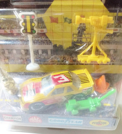Matchbox Hot Stocks Pit-Stop Action Playset Champion Lumina 1992 - TulipStuff