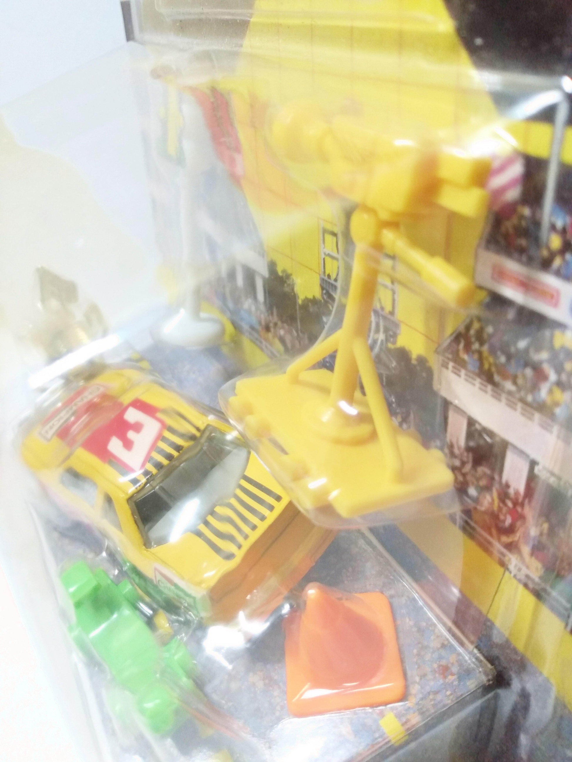 Matchbox Hot Stocks Pit-Stop Action Playset Champion Lumina 1992 - TulipStuff