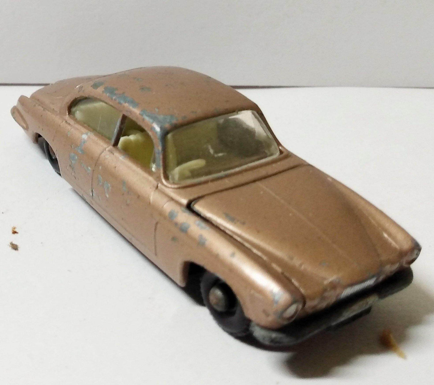 Lesney Matchbox 28 Jaguar Mk 10 Diecast Toy England 1964 - TulipStuff