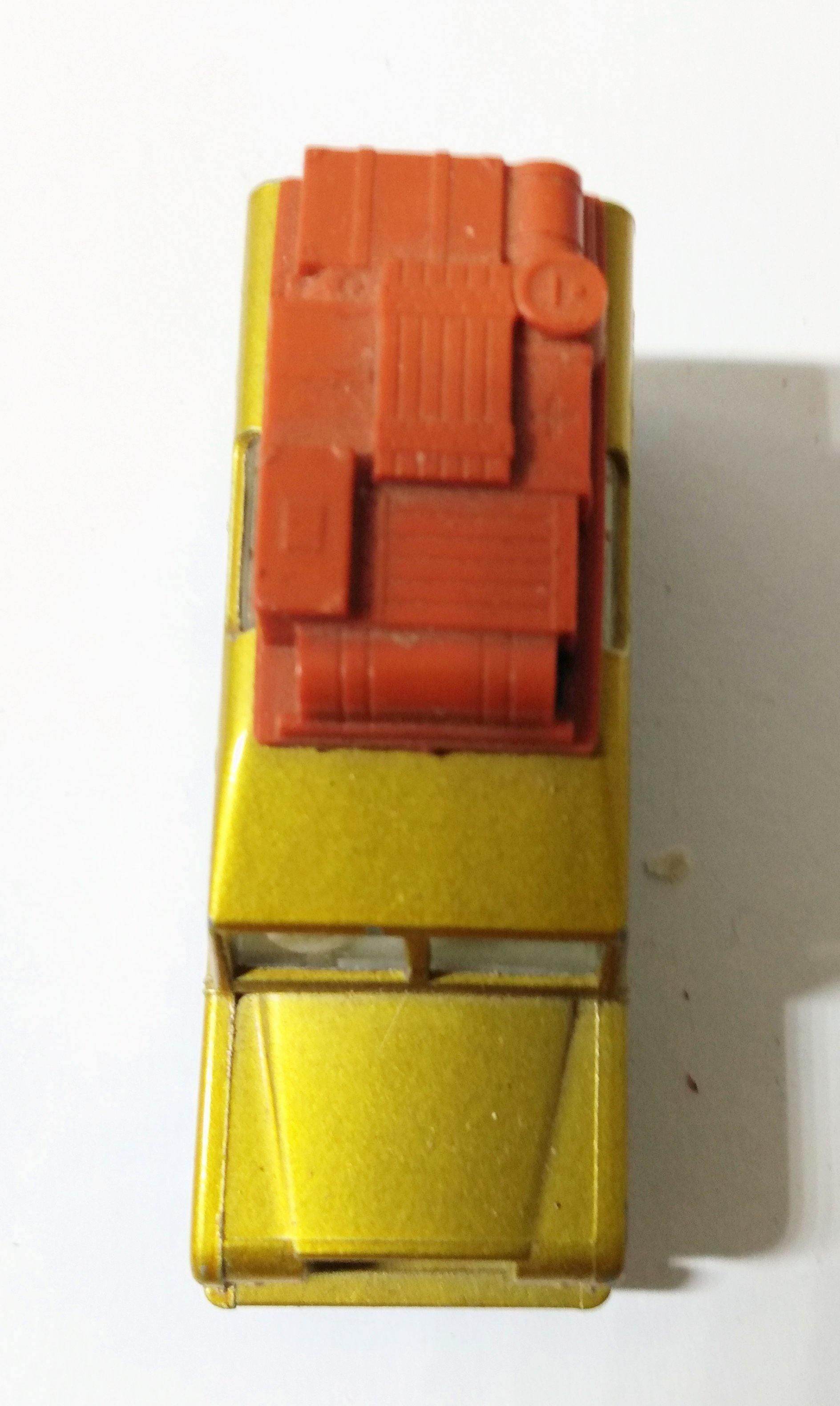 Lesney Matchbox 12 Land Rover Safari Superfast Wheels Made in England 1970 - TulipStuff