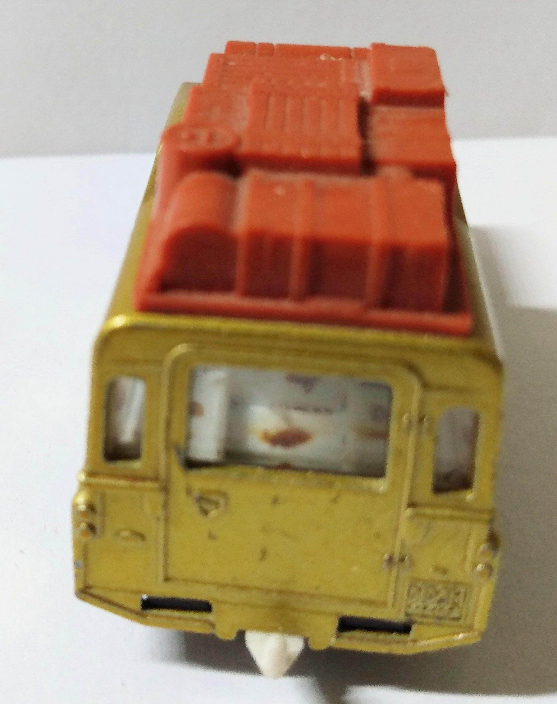 Lesney Matchbox 12 Land Rover Safari Superfast Wheels Made in England 1970 - TulipStuff